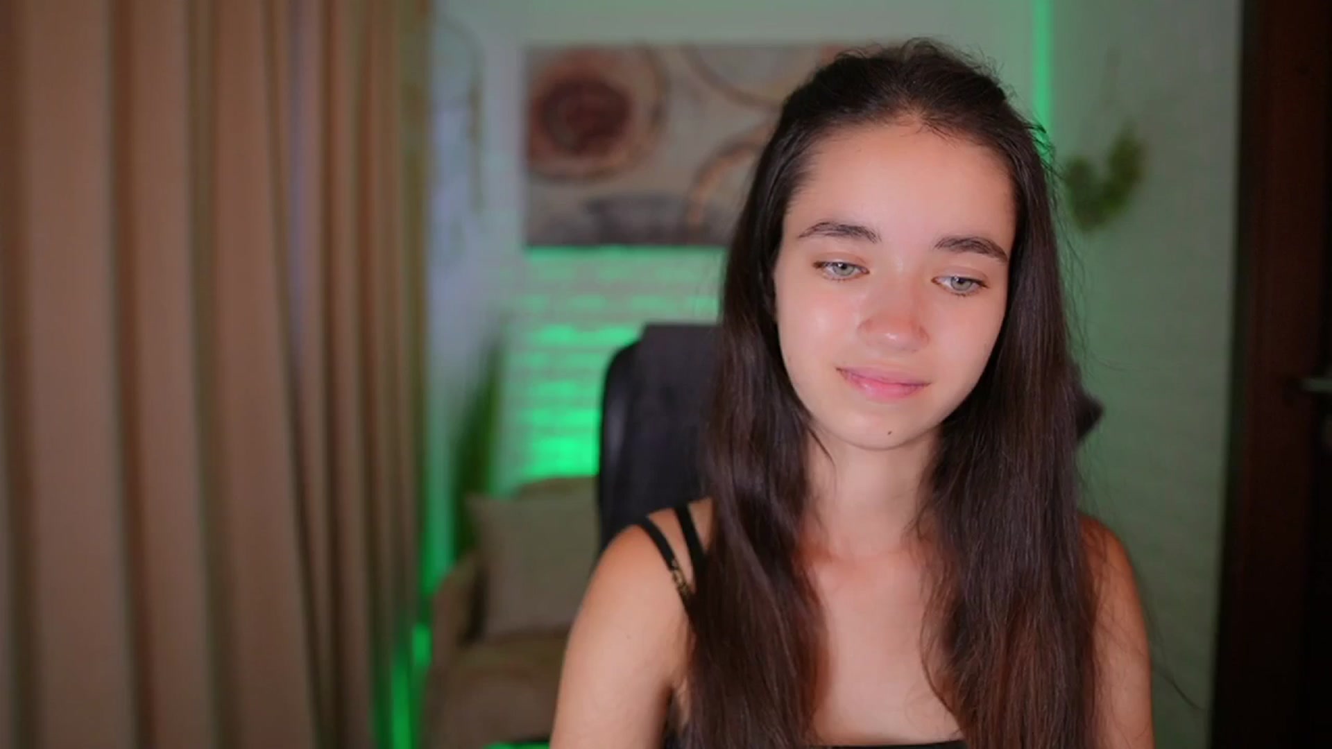 Gallery image thumbnail from Gia_Paige18's myfreecams stream on, 08/14/2024, 10:30 image 5 of 20