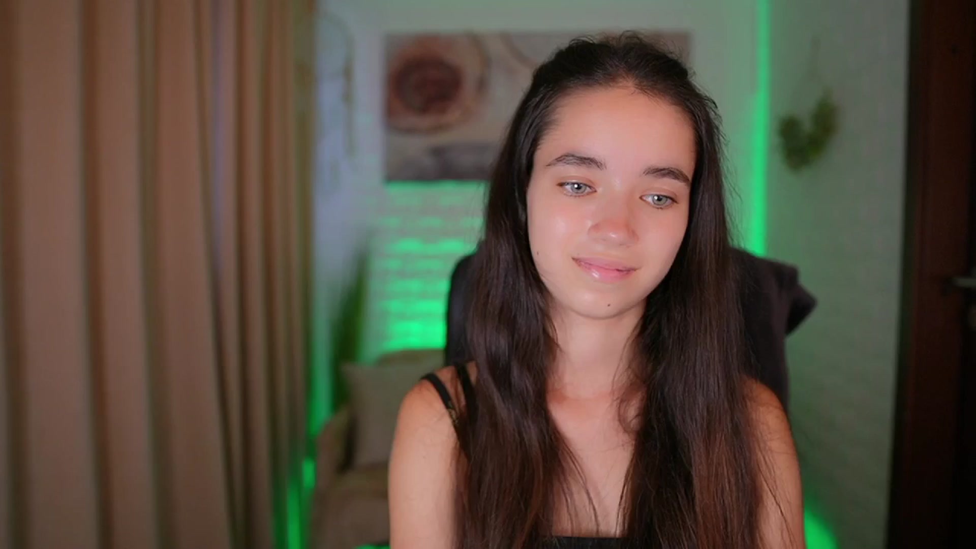 Gallery image thumbnail from Gia_Paige18's myfreecams stream on, 08/14/2024, 10:30 image 15 of 20