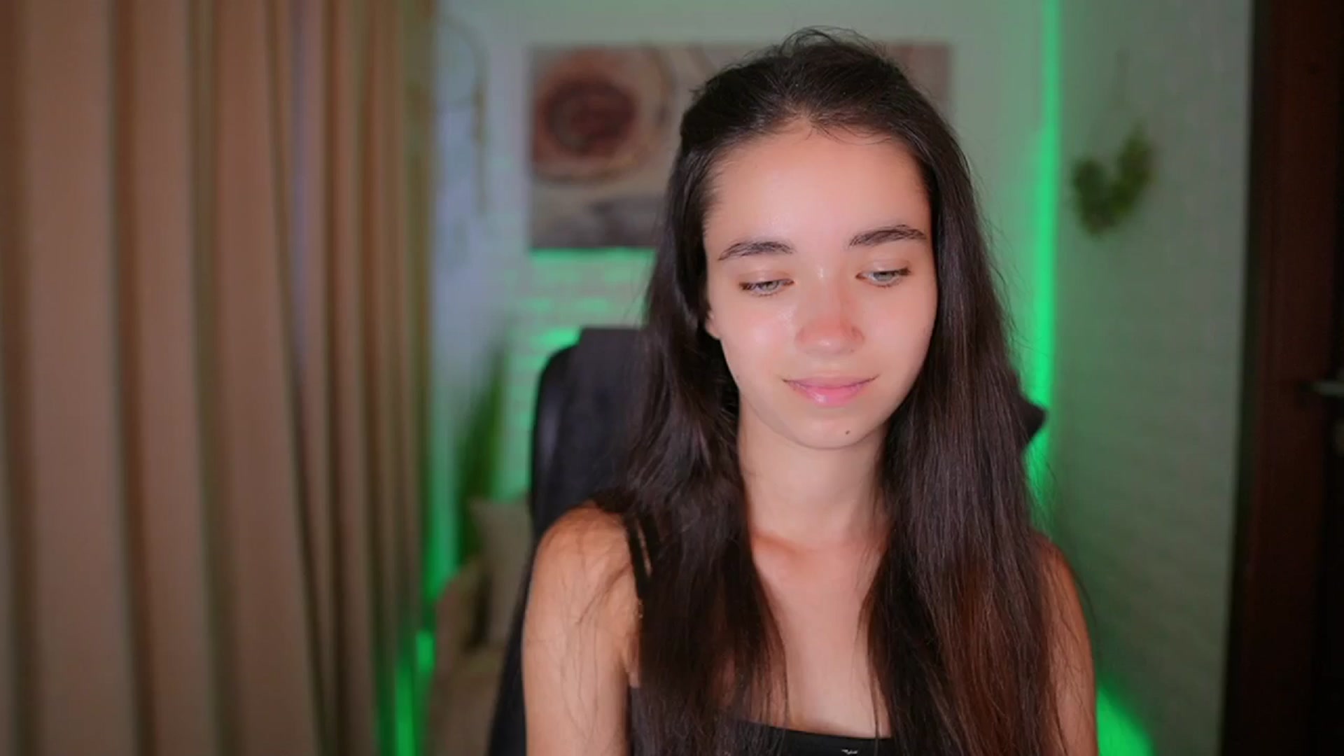 Gallery image thumbnail from Gia_Paige18's myfreecams stream on, 08/14/2024, 10:30 image 3 of 20