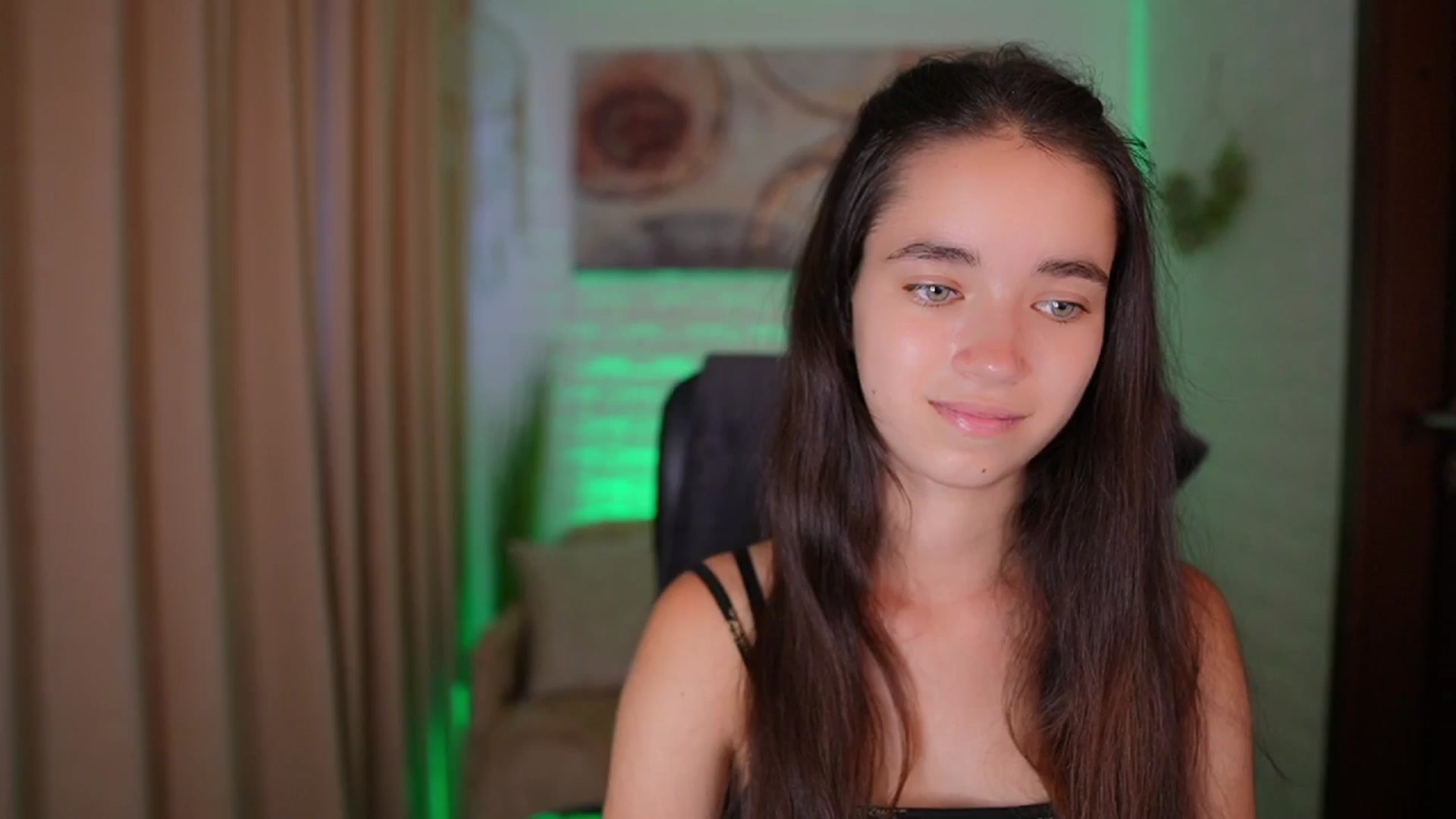 Gallery image thumbnail from Gia_Paige18's myfreecams stream on, 08/14/2024, 10:30 image 6 of 20