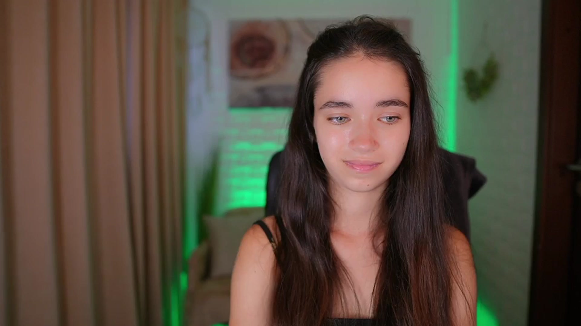 Gallery image thumbnail from Gia_Paige18's myfreecams stream on, 08/14/2024, 10:30 image 14 of 20