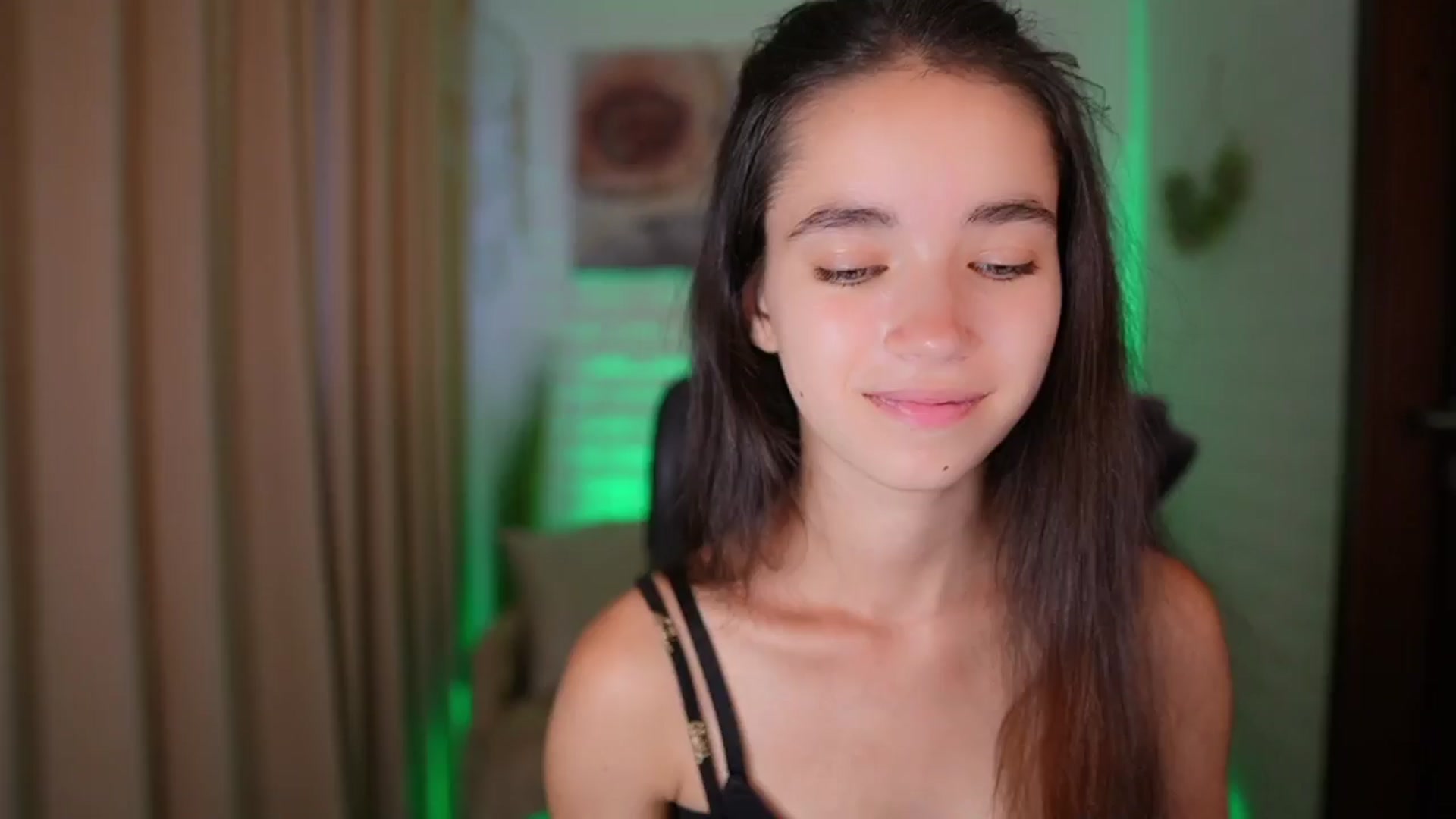 Gallery image thumbnail from Gia_Paige18's myfreecams stream on, 08/14/2024, 10:30 image 2 of 20