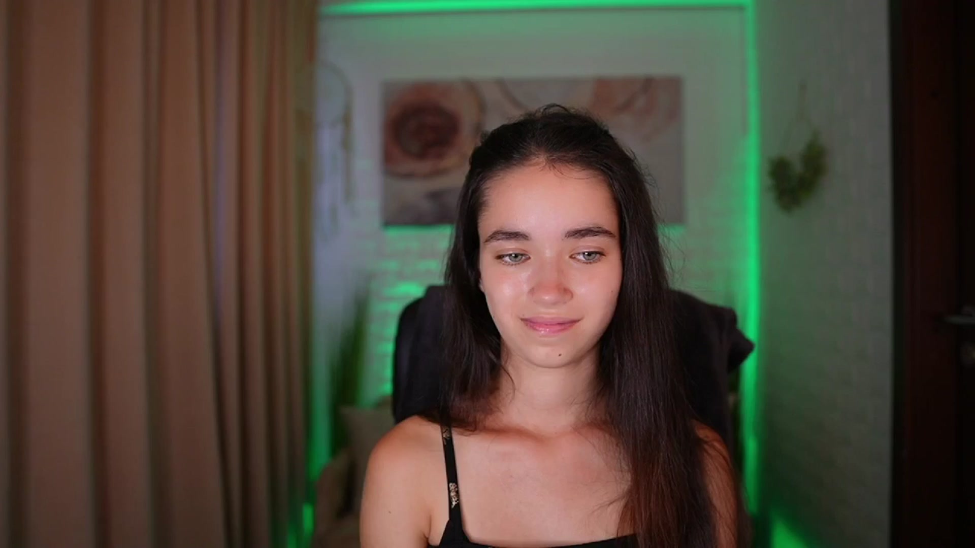 Gallery image thumbnail from Gia_Paige18's myfreecams stream on, 08/14/2024, 11:24 image 7 of 20