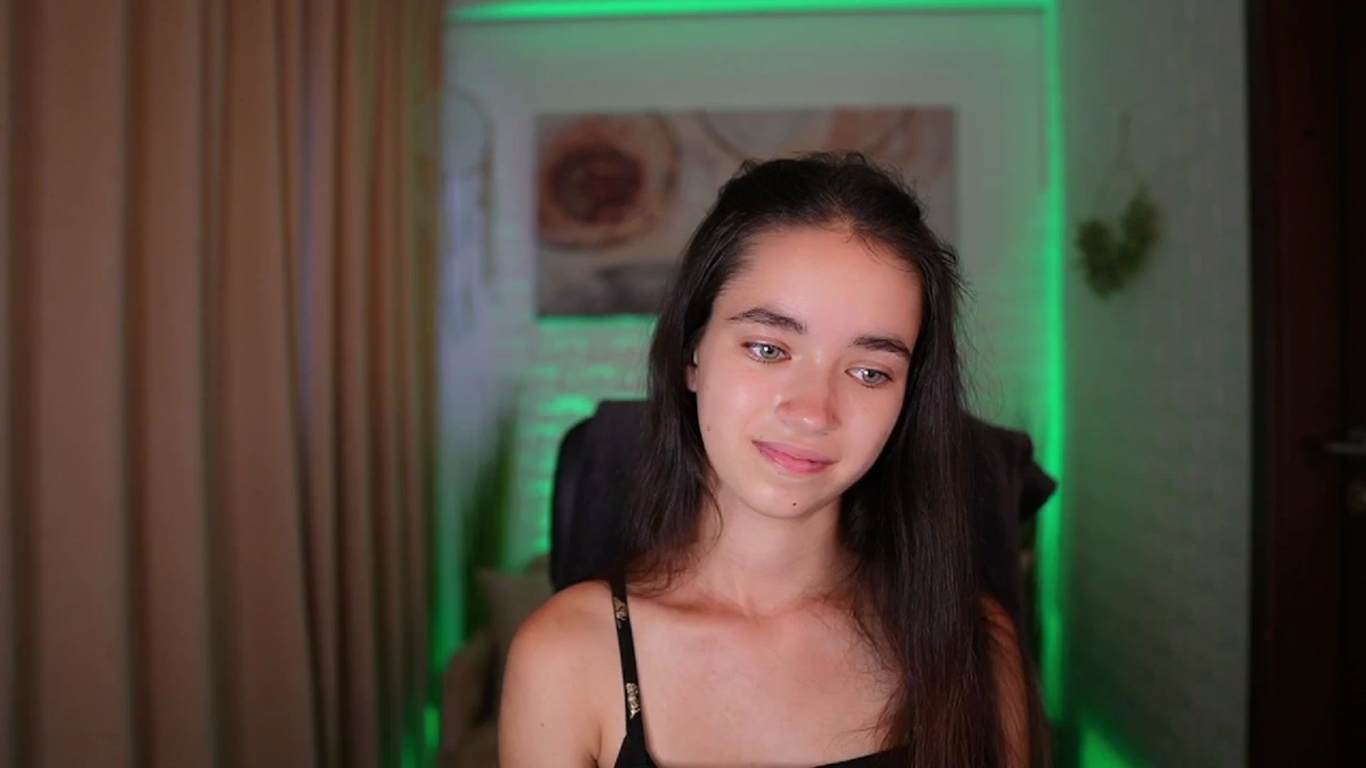 Gallery image thumbnail from Gia_Paige18's myfreecams stream on, 08/14/2024, 11:24 image 5 of 20