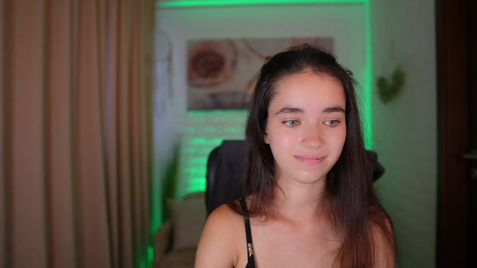 Gallery image thumbnail from Gia_Paige18's myfreecams stream on, 08/14/2024, 11:24 image 15 of 20