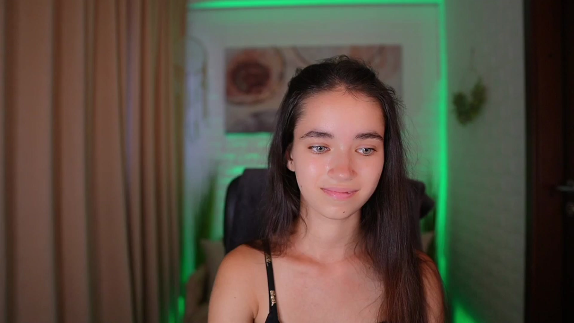 Gallery image thumbnail from Gia_Paige18's myfreecams stream on, 08/14/2024, 11:24 image 1 of 20