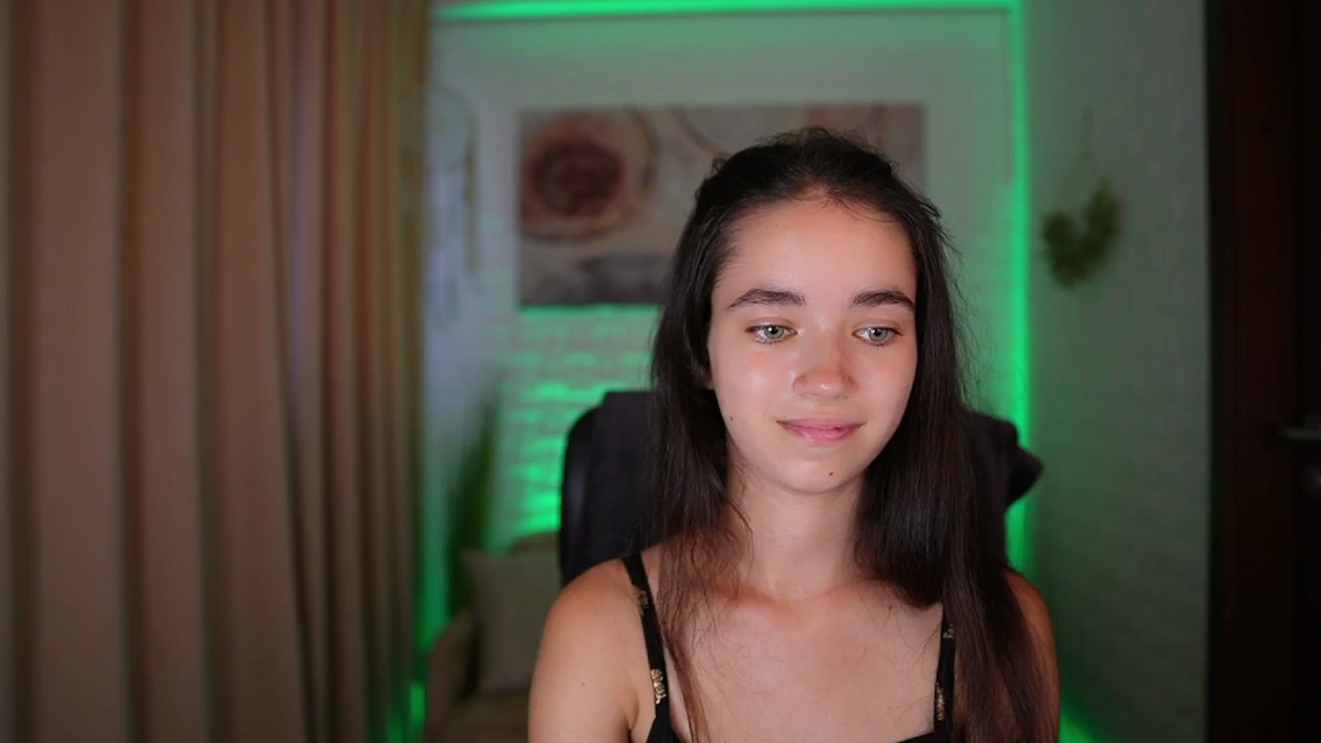 Gallery image thumbnail from Gia_Paige18's myfreecams stream on, 08/14/2024, 11:54 image 16 of 20