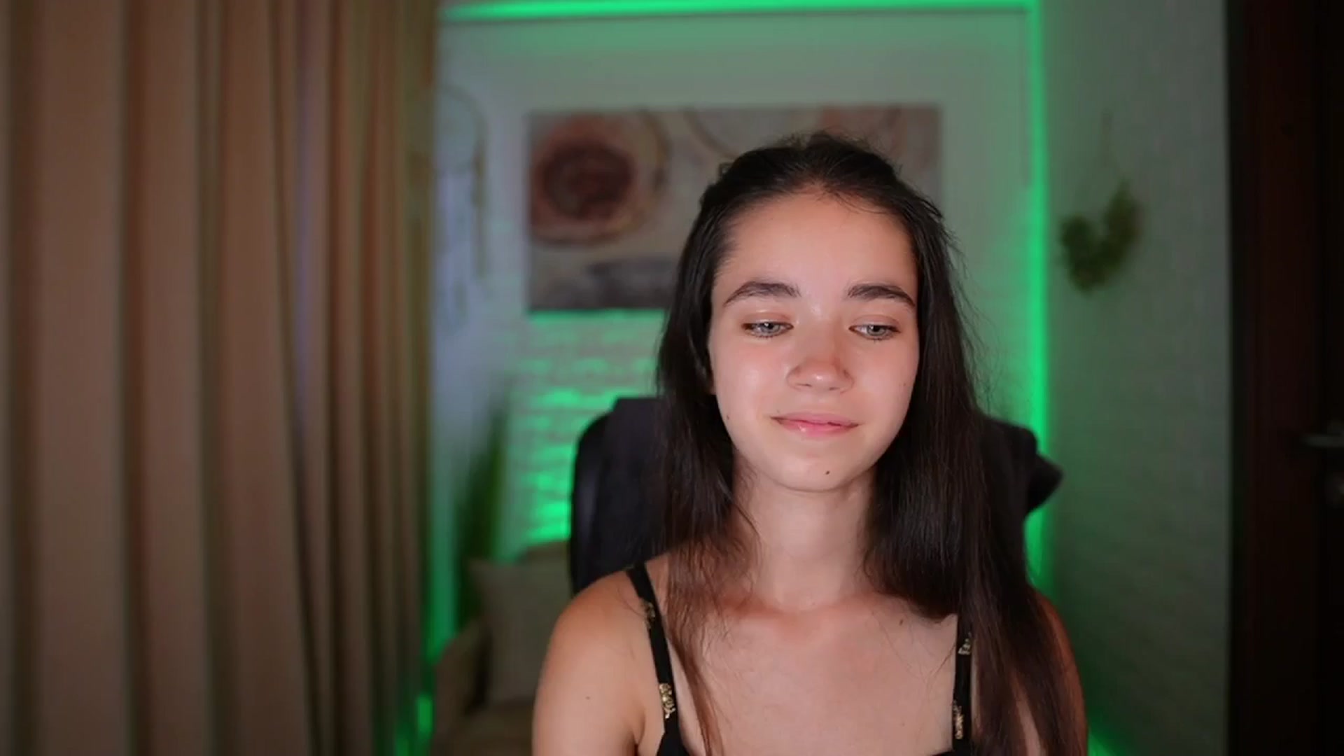 Gallery image thumbnail from Gia_Paige18's myfreecams stream on, 08/14/2024, 11:54 image 19 of 20