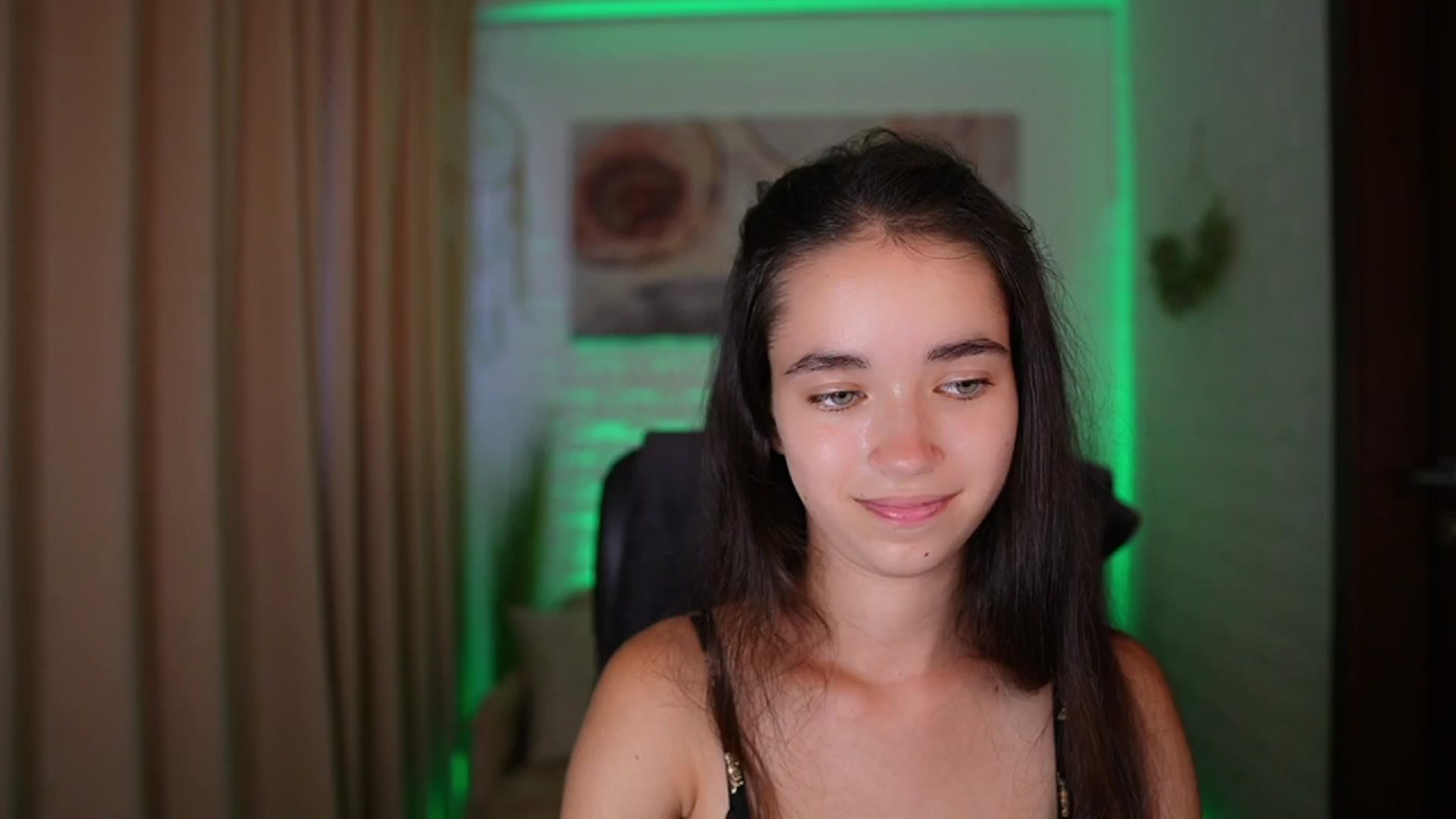 Gallery image thumbnail from Gia_Paige18's myfreecams stream on, 08/14/2024, 11:54 image 20 of 20