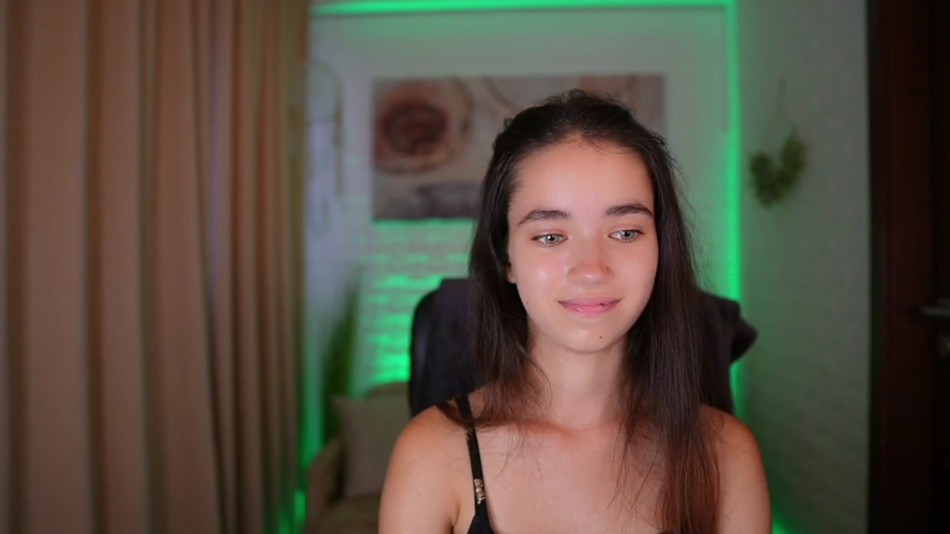 Gallery image thumbnail from Gia_Paige18's myfreecams stream on, 08/14/2024, 11:54 image 1 of 20