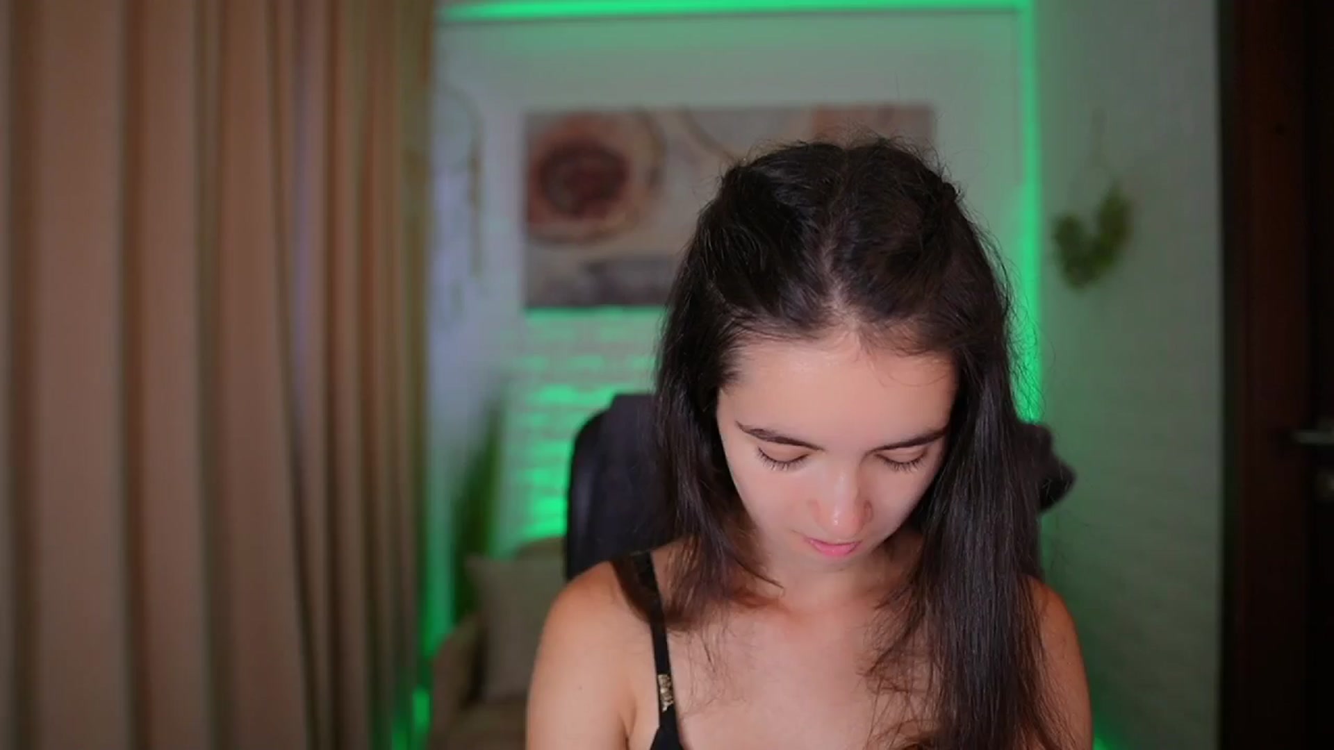 Gallery image thumbnail from Gia_Paige18's myfreecams stream on, 08/14/2024, 11:54 image 5 of 20