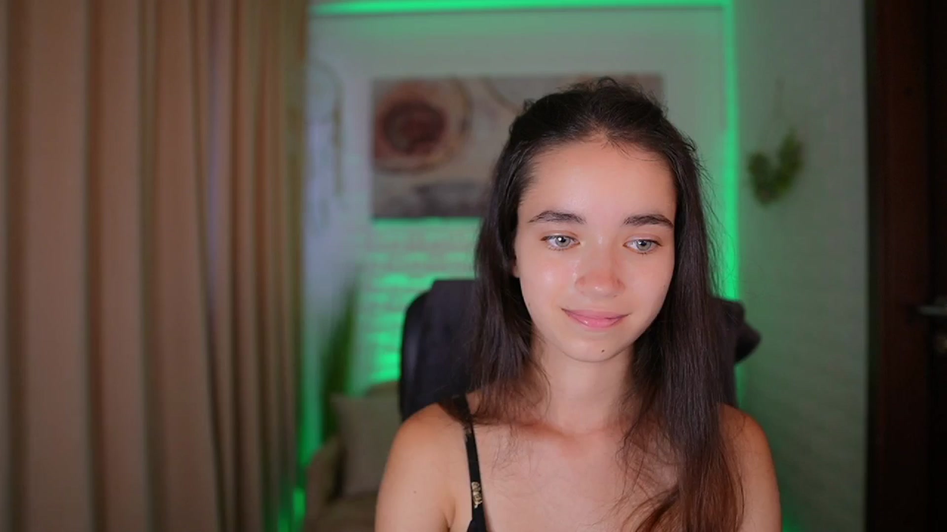 Gallery image thumbnail from Gia_Paige18's myfreecams stream on, 08/14/2024, 11:54 image 4 of 20
