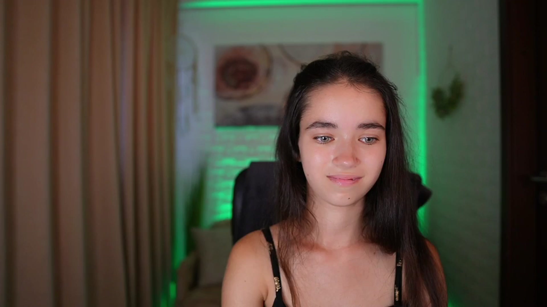Gallery image thumbnail from Gia_Paige18's myfreecams stream on, 08/14/2024, 11:54 image 18 of 20