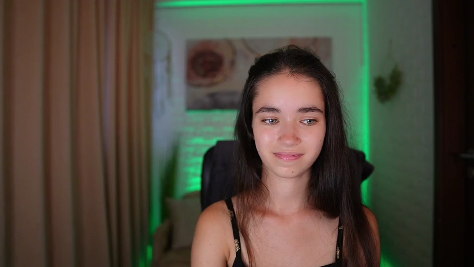 Gallery image thumbnail from Gia_Paige18's myfreecams stream on, 08/14/2024, 11:54 image 17 of 20