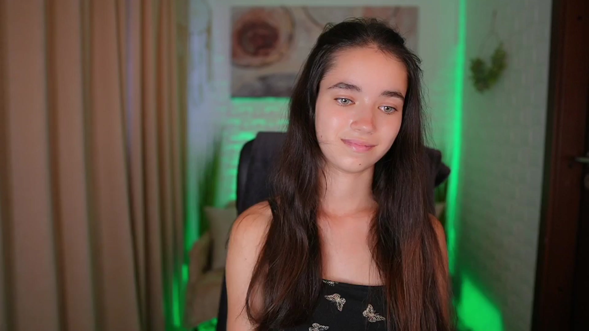 Gallery image thumbnail from Gia_Paige18's myfreecams stream on, 08/14/2024, 12:43 image 12 of 20