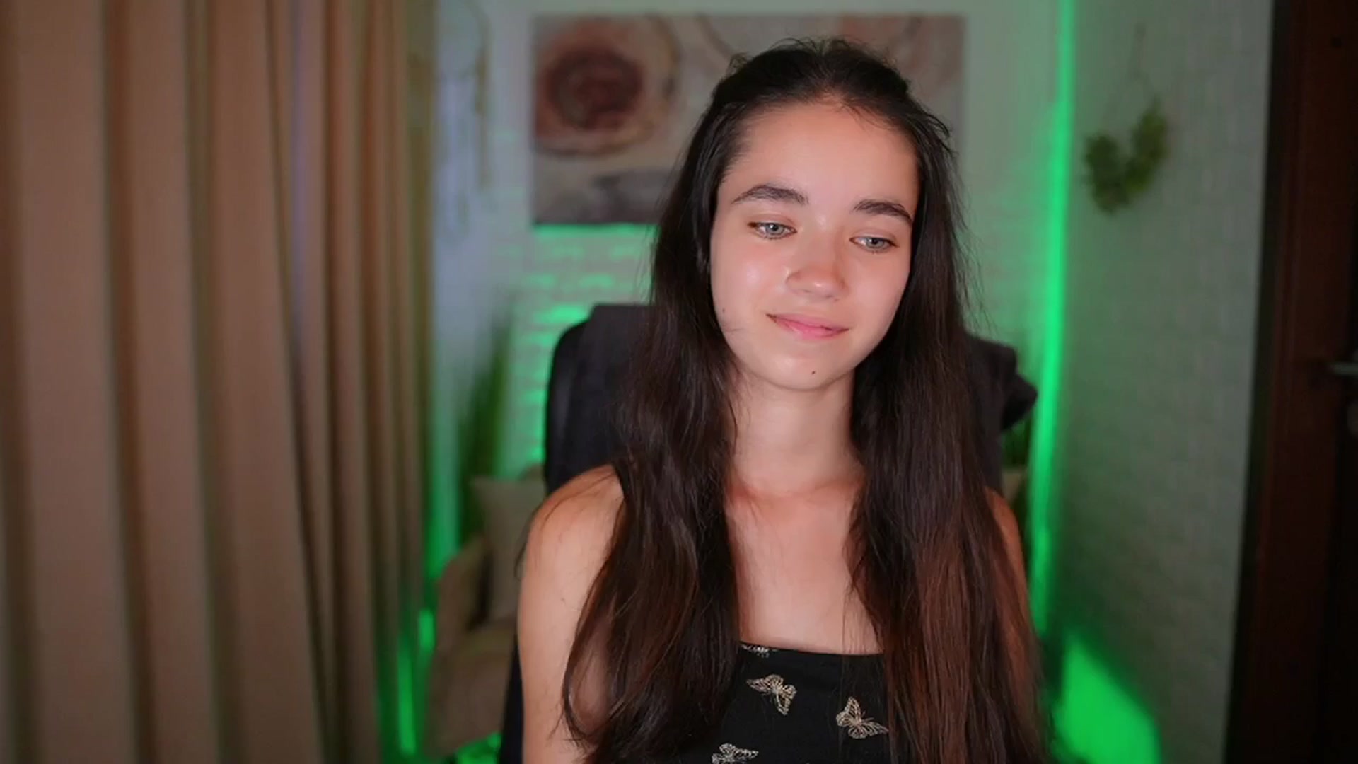 Gallery image thumbnail from Gia_Paige18's myfreecams stream on, 08/14/2024, 12:43 image 5 of 20