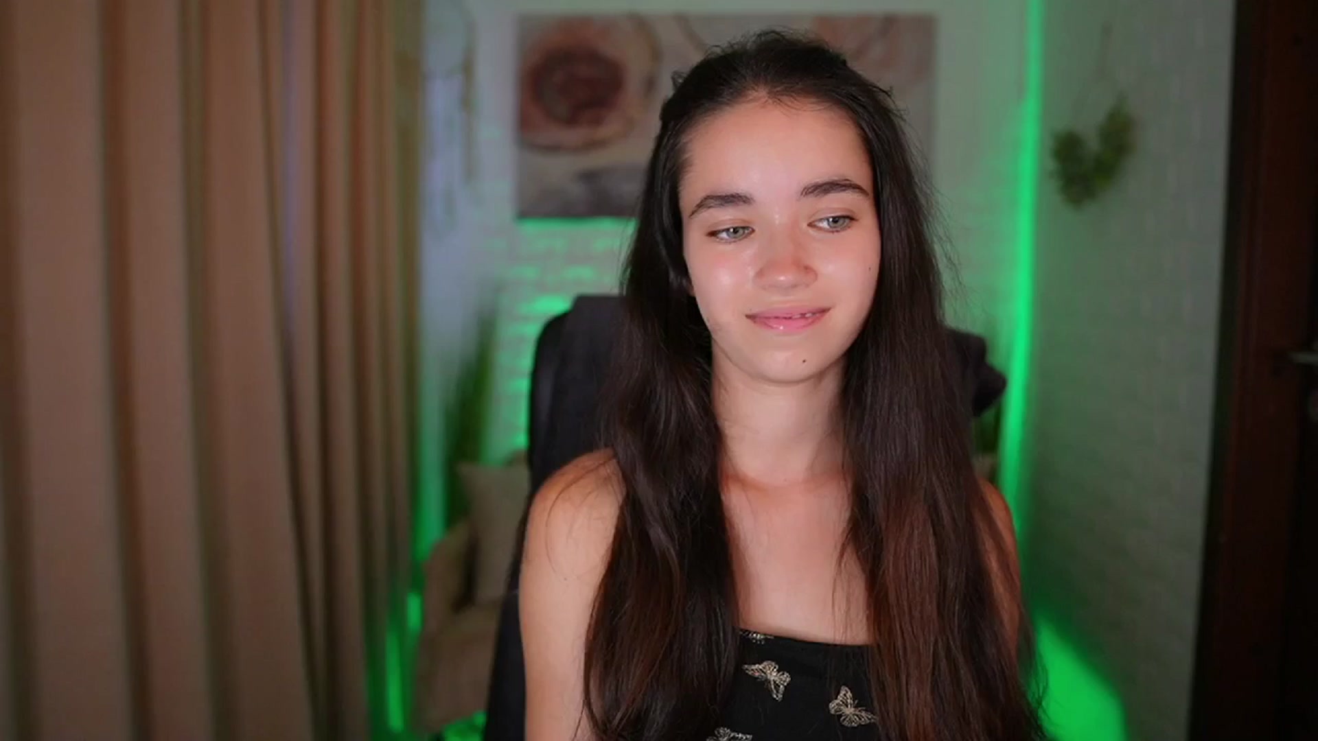 Gallery image thumbnail from Gia_Paige18's myfreecams stream on, 08/14/2024, 12:43 image 1 of 20