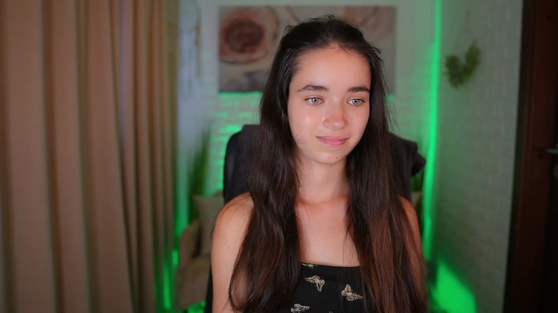 Gallery image thumbnail from Gia_Paige18's myfreecams stream on, 08/14/2024, 12:43 image 10 of 20