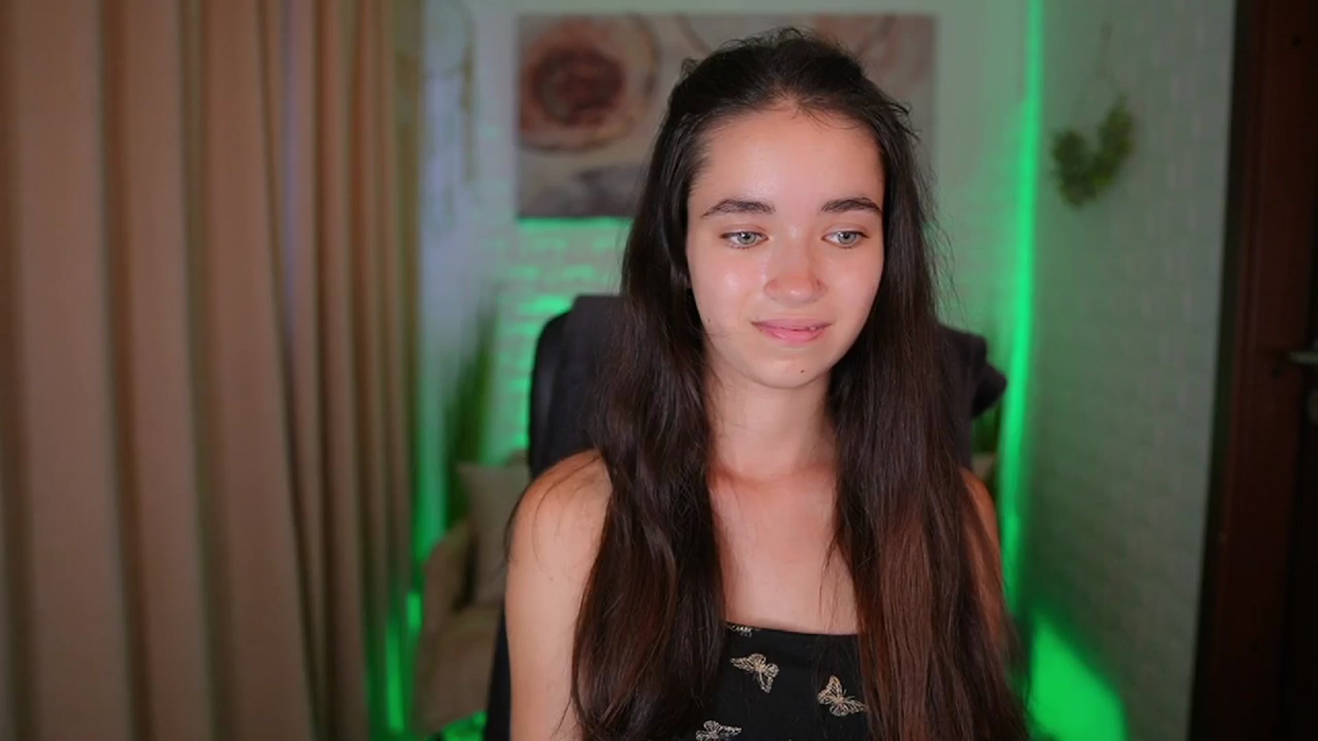 Gallery image thumbnail from Gia_Paige18's myfreecams stream on, 08/14/2024, 12:43 image 2 of 20