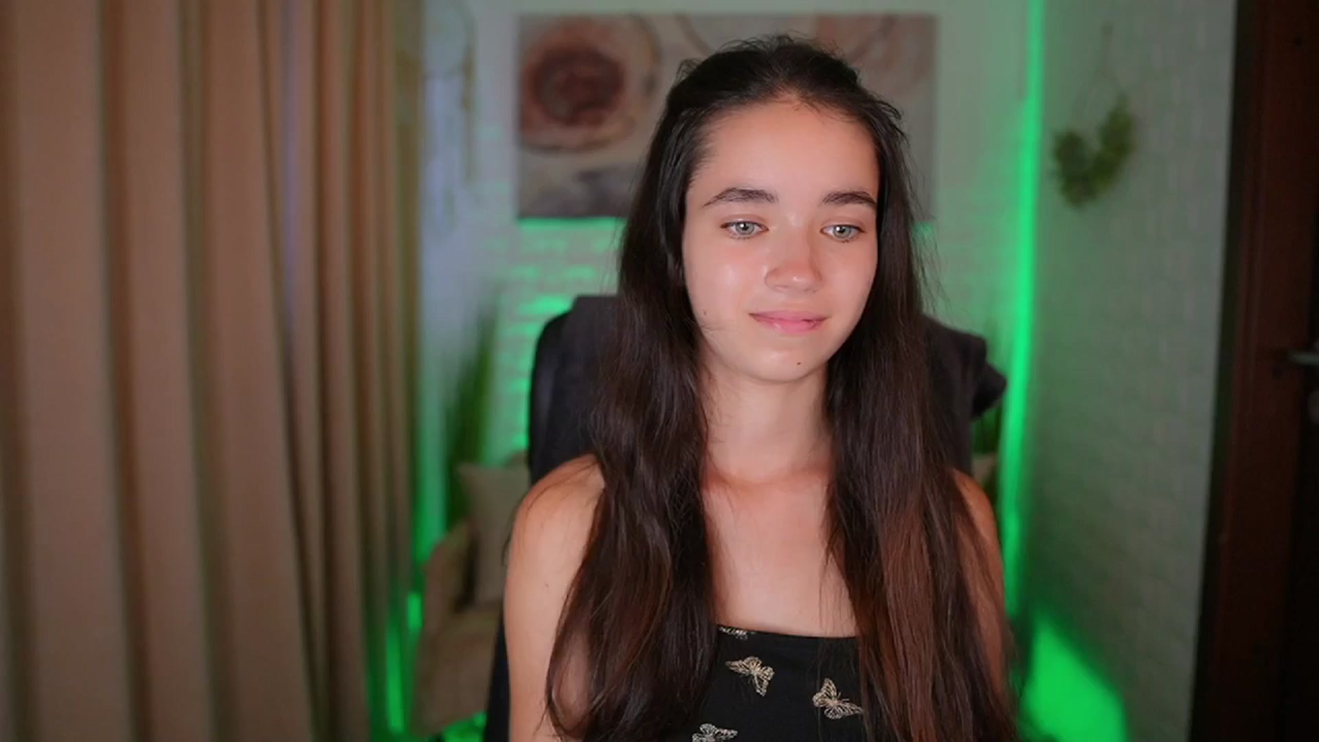 Gallery image thumbnail from Gia_Paige18's myfreecams stream on, 08/14/2024, 12:43 image 7 of 20