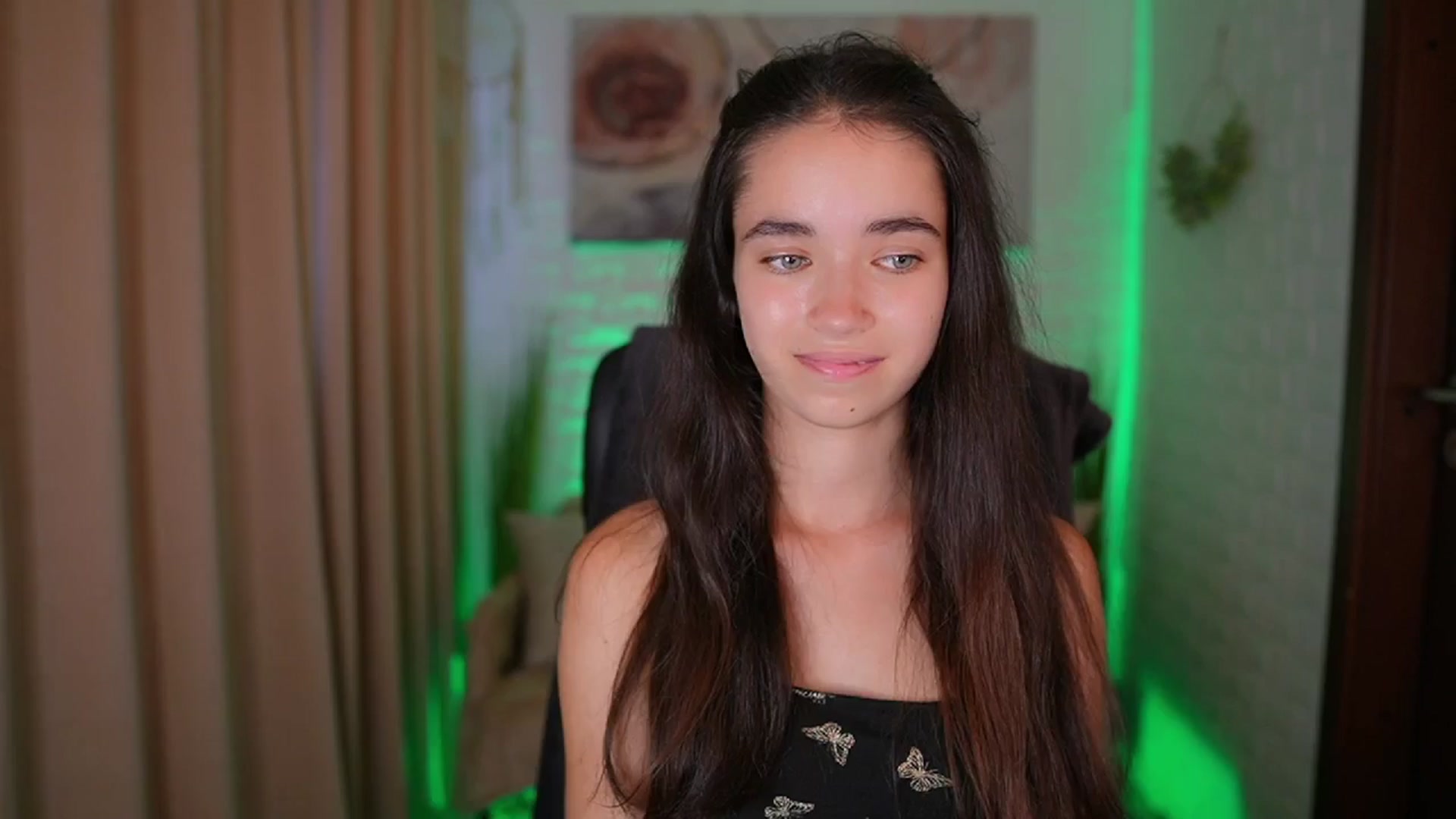 Gallery image thumbnail from Gia_Paige18's myfreecams stream on, 08/14/2024, 12:43 image 4 of 20