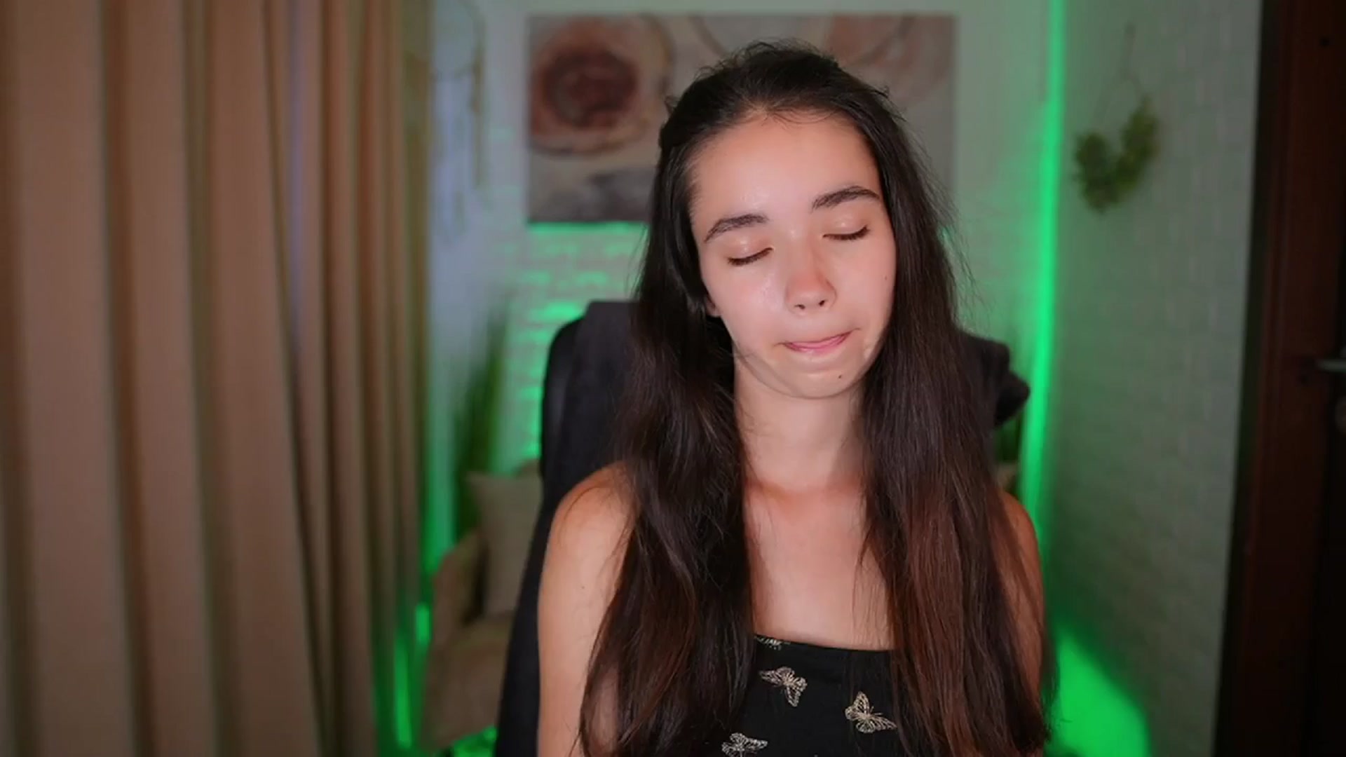 Gallery image thumbnail from Gia_Paige18's myfreecams stream on, 08/14/2024, 12:43 image 14 of 20
