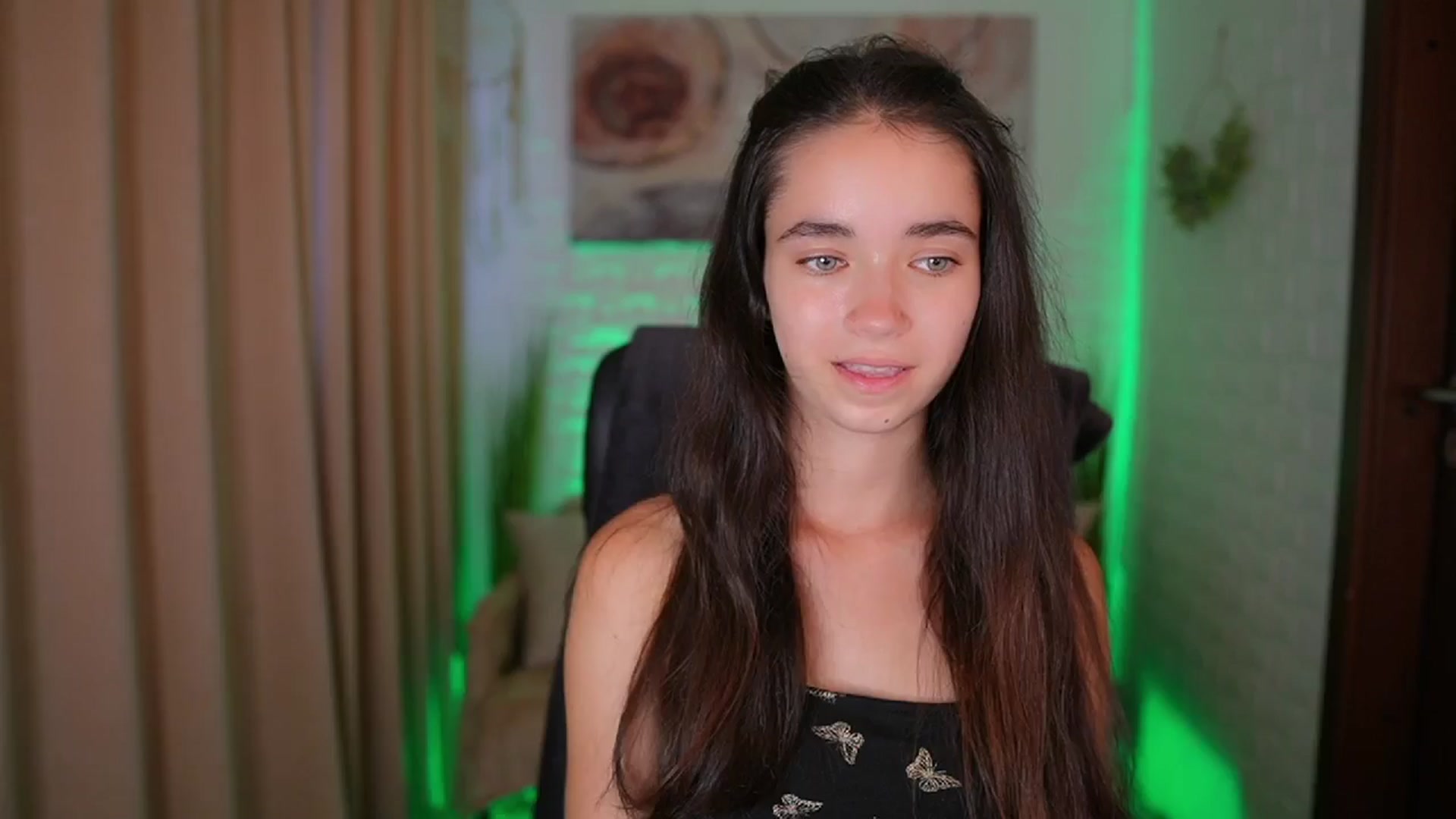 Gallery image thumbnail from Gia_Paige18's myfreecams stream on, 08/14/2024, 12:43 image 8 of 20