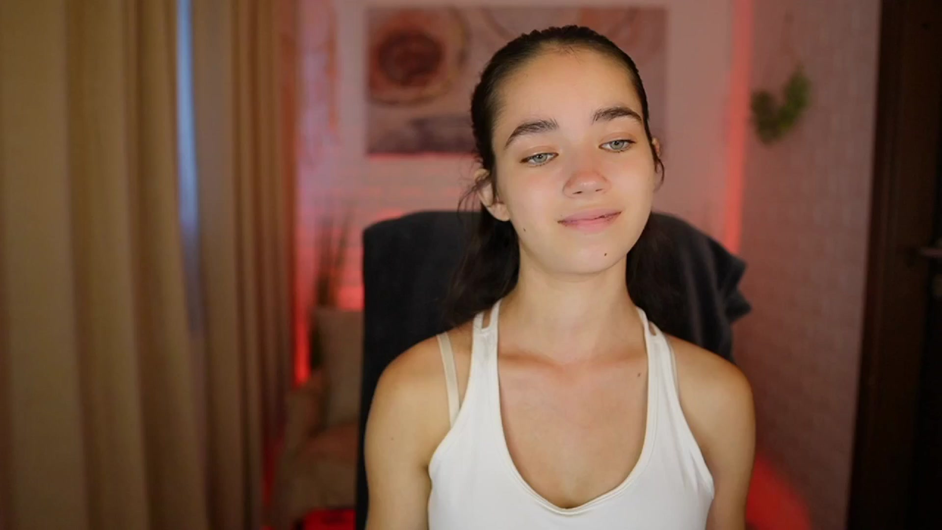 Gallery image thumbnail from Gia_Paige18's myfreecams stream on, 08/15/2024, 09:38 image 8 of 20
