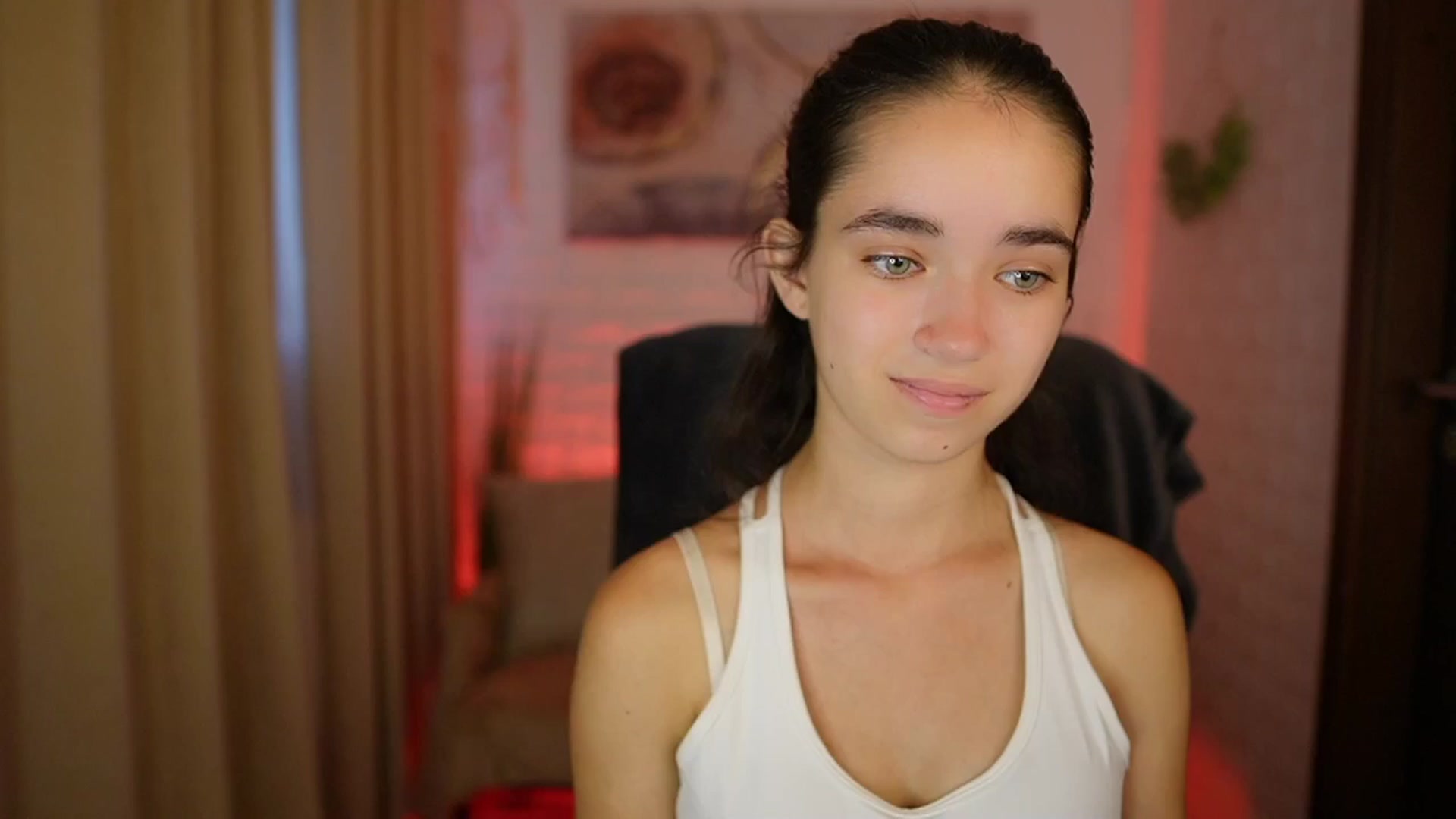 Gallery image thumbnail from Gia_Paige18's myfreecams stream on, 08/15/2024, 09:38 image 15 of 20