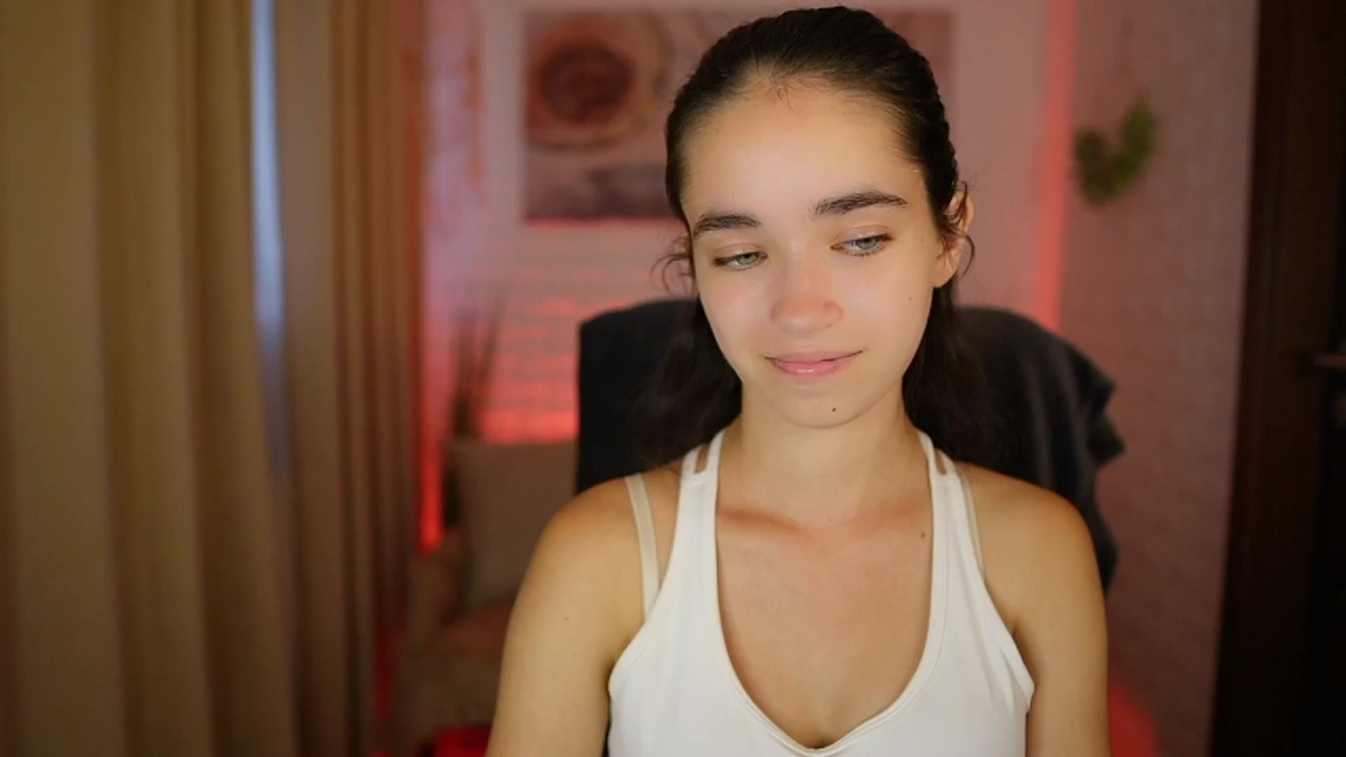 Gallery image thumbnail from Gia_Paige18's myfreecams stream on, 08/15/2024, 09:38 image 17 of 20