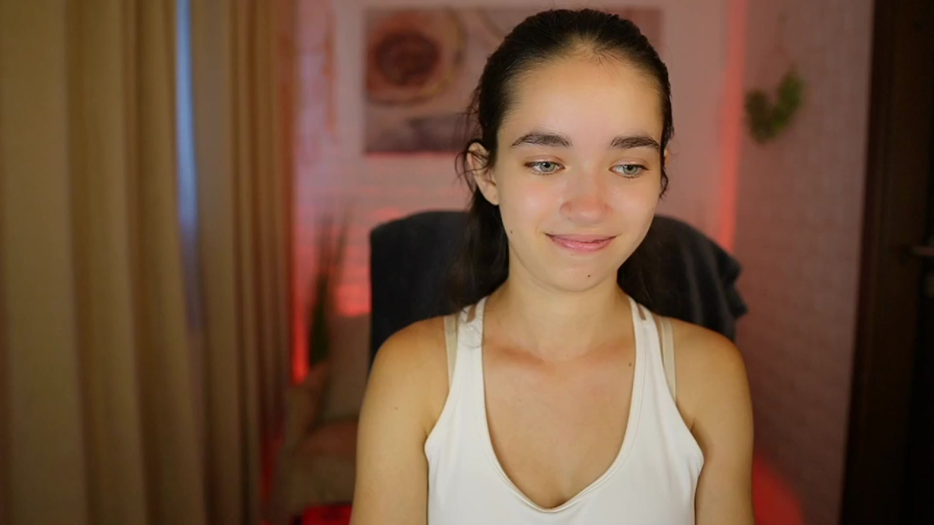 Gallery image thumbnail from Gia_Paige18's myfreecams stream on, 08/15/2024, 11:15 image 17 of 20