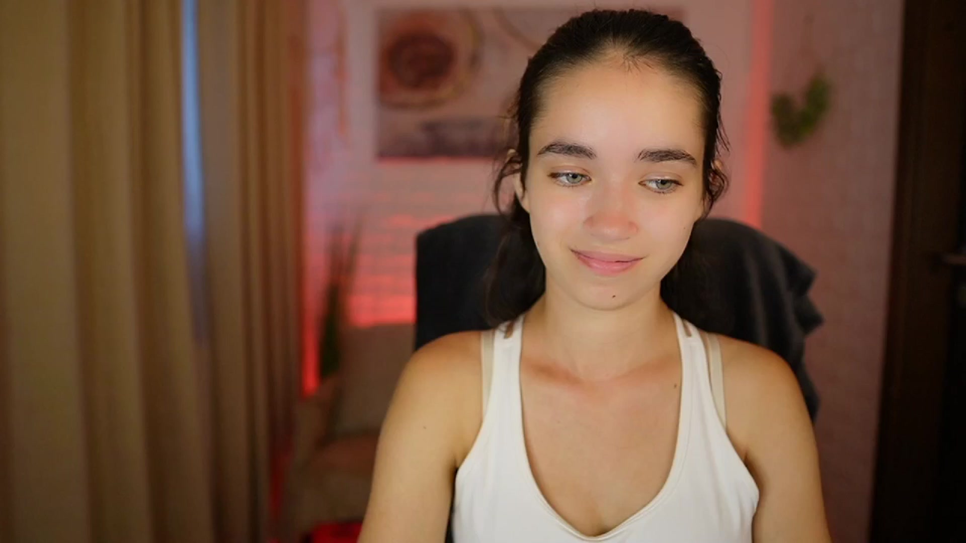 Gallery image thumbnail from Gia_Paige18's myfreecams stream on, 08/15/2024, 11:15 image 9 of 20