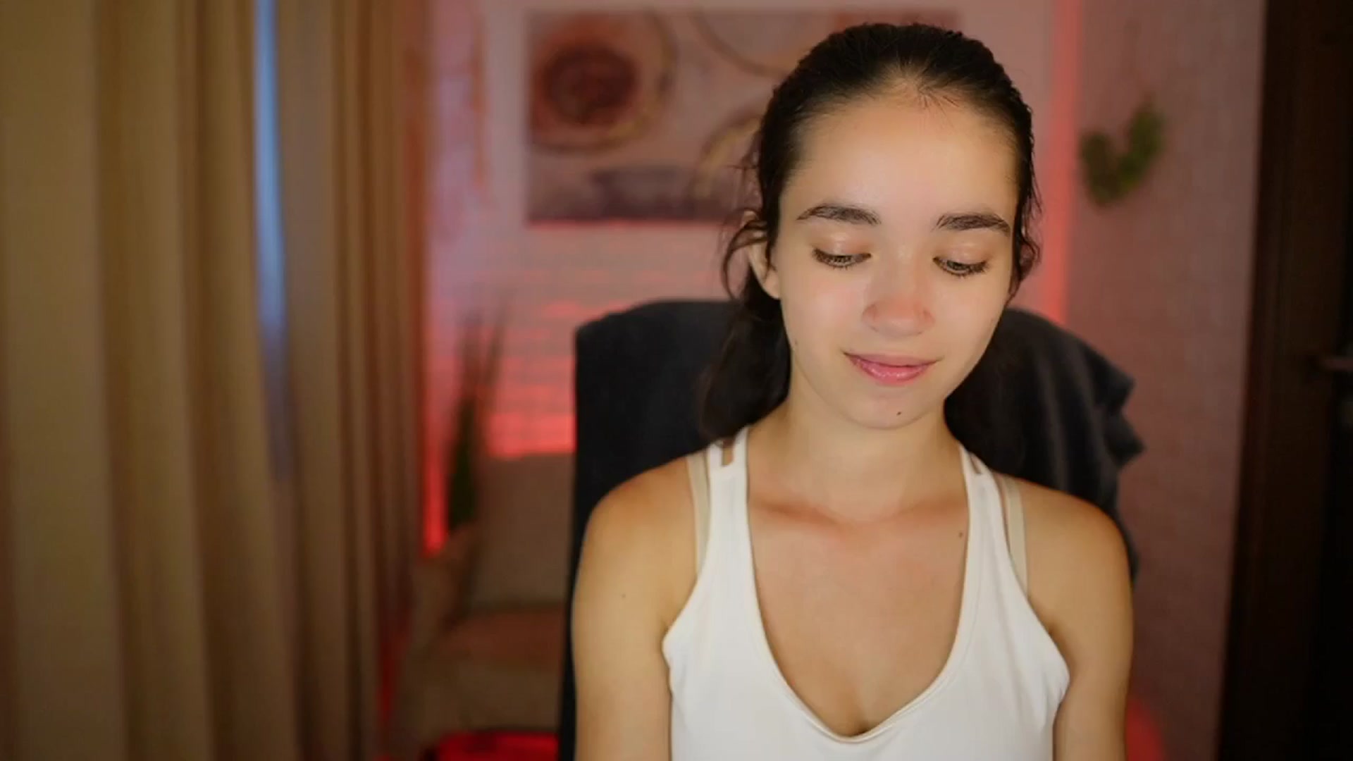 Gallery image thumbnail from Gia_Paige18's myfreecams stream on, 08/15/2024, 11:15 image 1 of 20