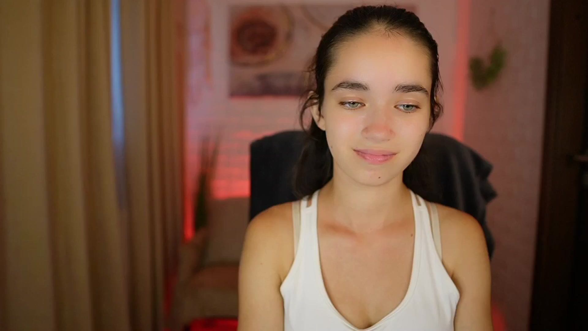 Gallery image thumbnail from Gia_Paige18's myfreecams stream on, 08/15/2024, 11:15 image 2 of 20