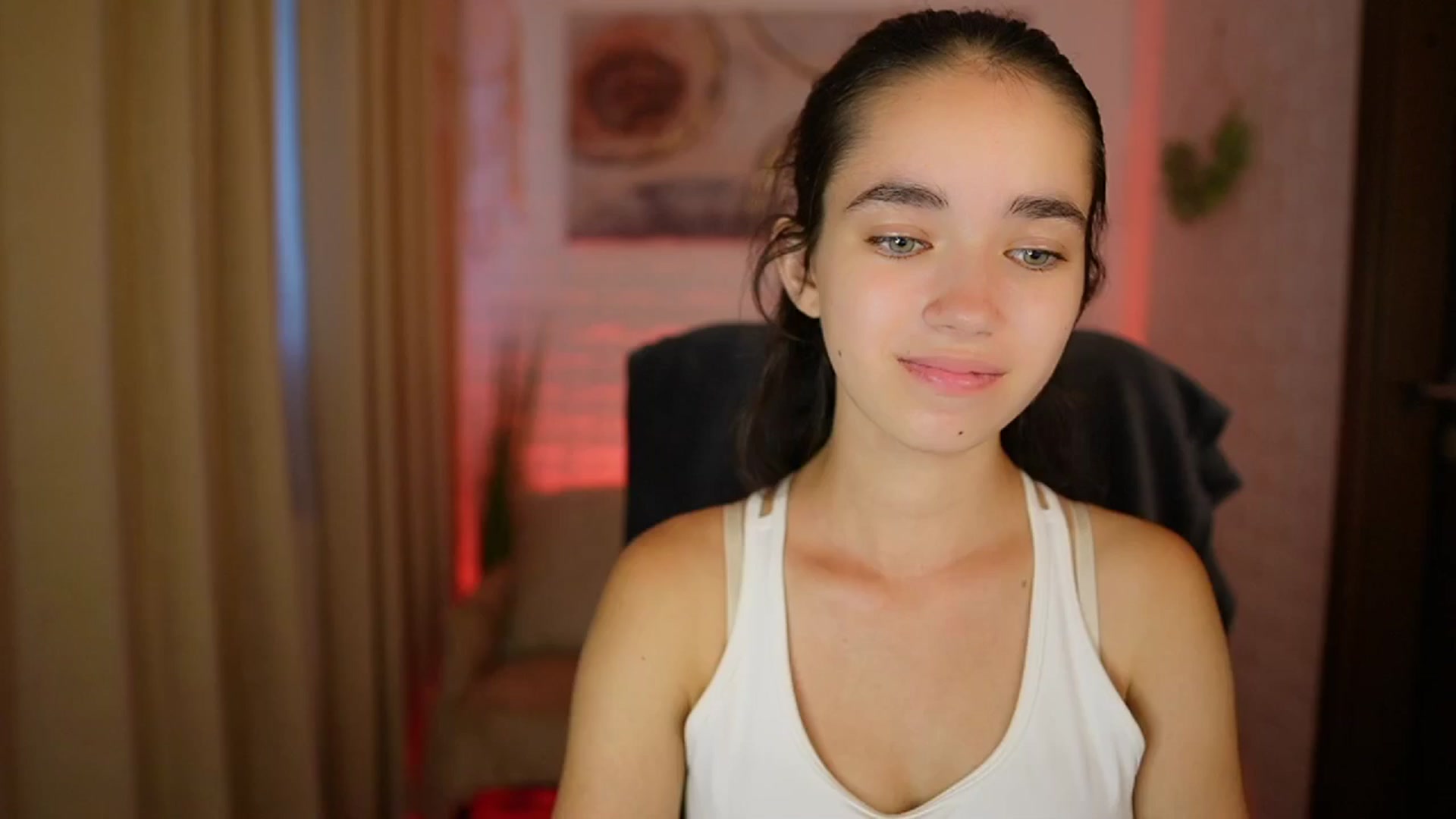 Gallery image thumbnail from Gia_Paige18's myfreecams stream on, 08/15/2024, 11:15 image 6 of 20