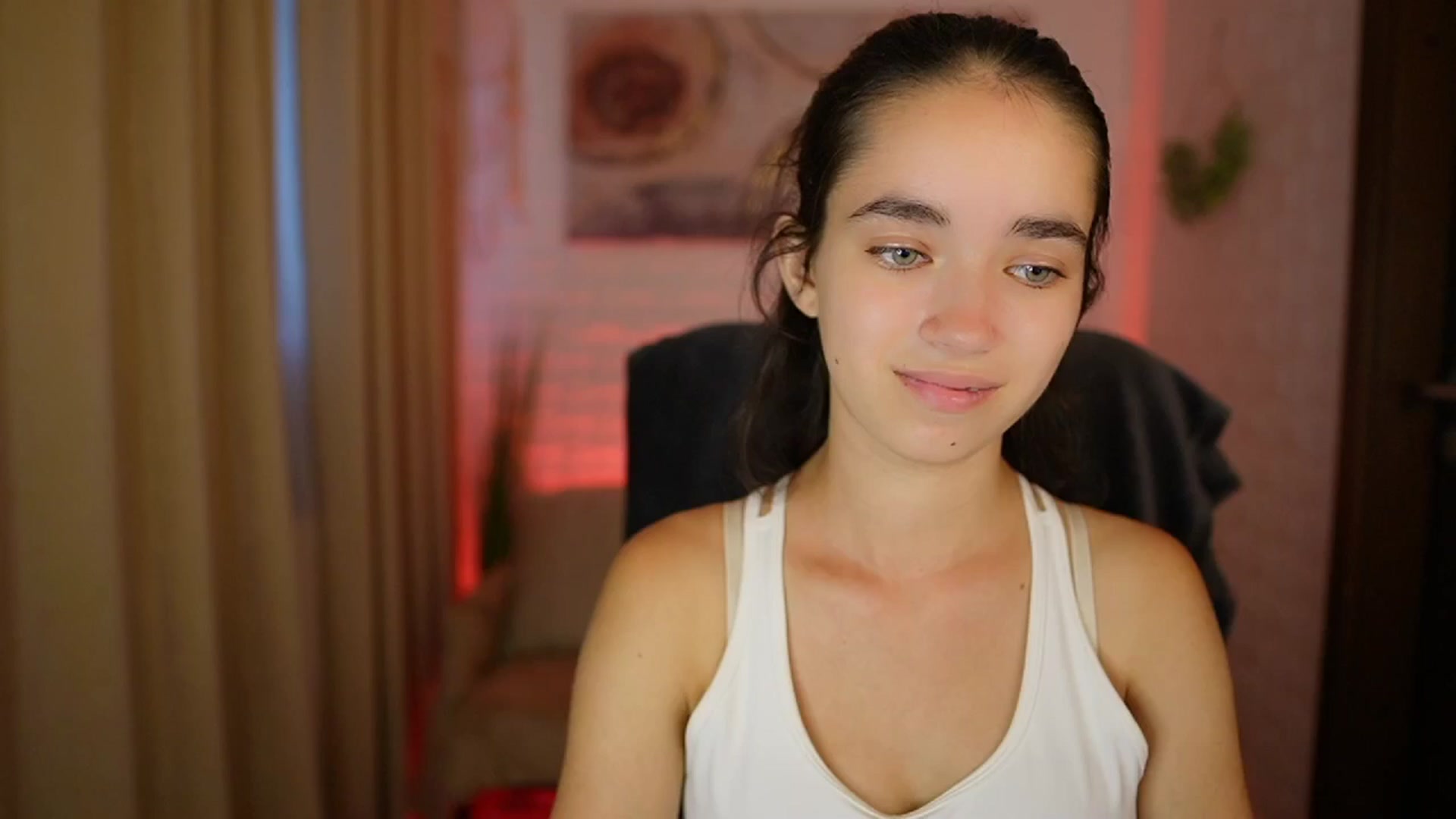 Gallery image thumbnail from Gia_Paige18's myfreecams stream on, 08/15/2024, 11:15 image 10 of 20