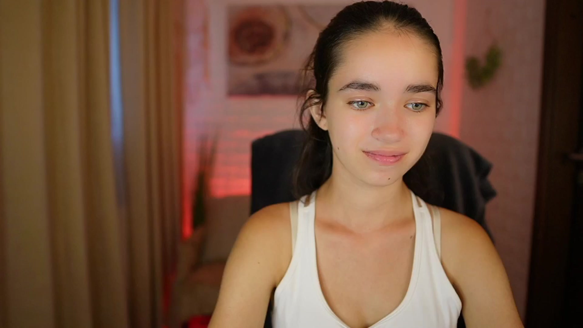 Gallery image thumbnail from Gia_Paige18's myfreecams stream on, 08/15/2024, 11:15 image 8 of 20