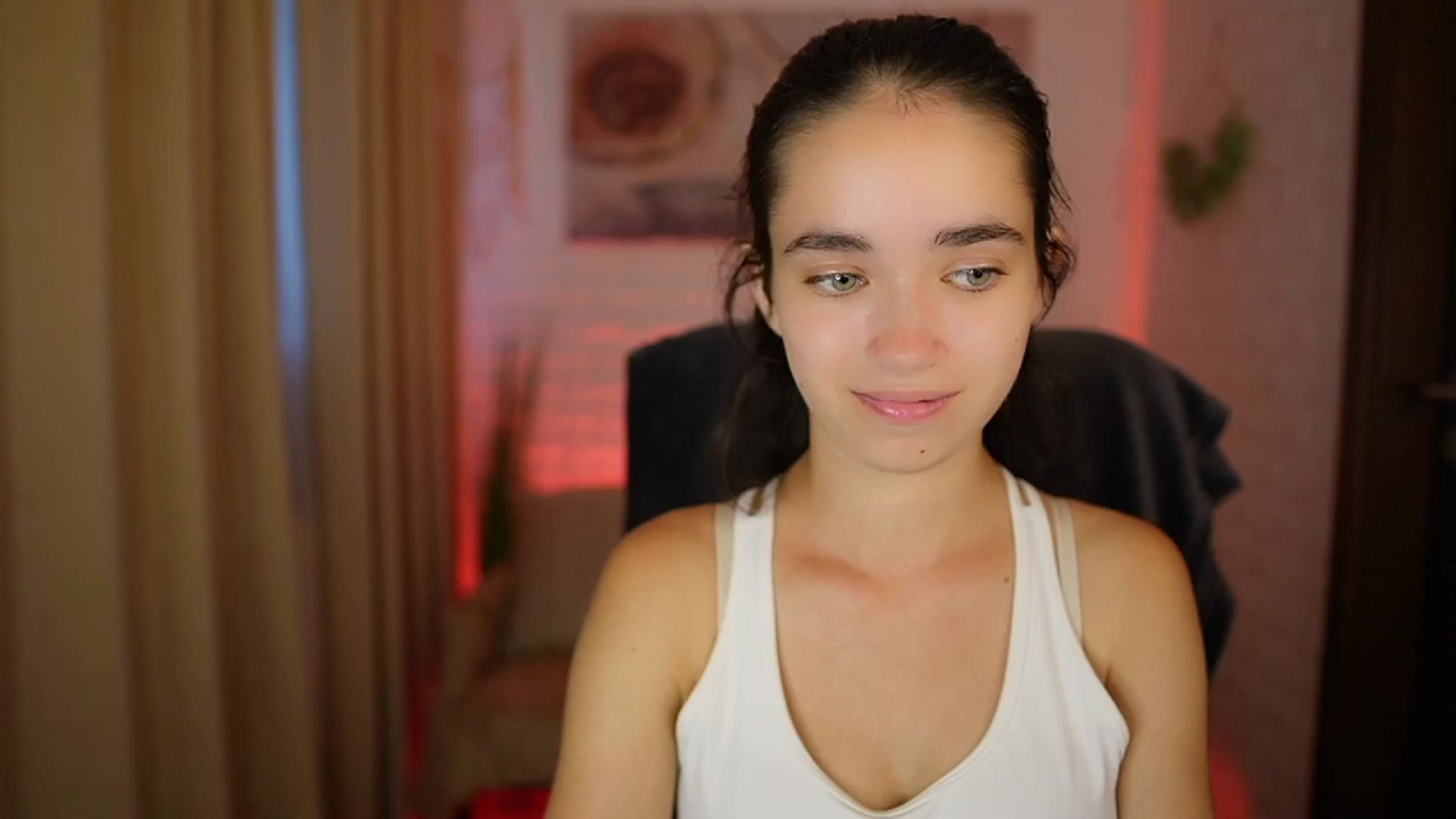 Gallery image thumbnail from Gia_Paige18's myfreecams stream on, 08/15/2024, 11:15 image 11 of 20