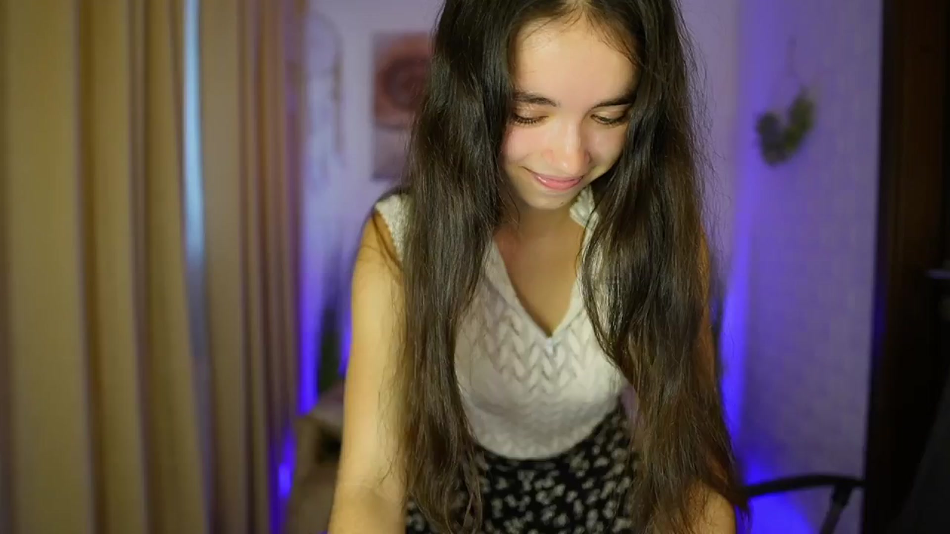 Gallery image thumbnail from Gia_Paige18's myfreecams stream on, 08/16/2024, 11:15 image 19 of 20