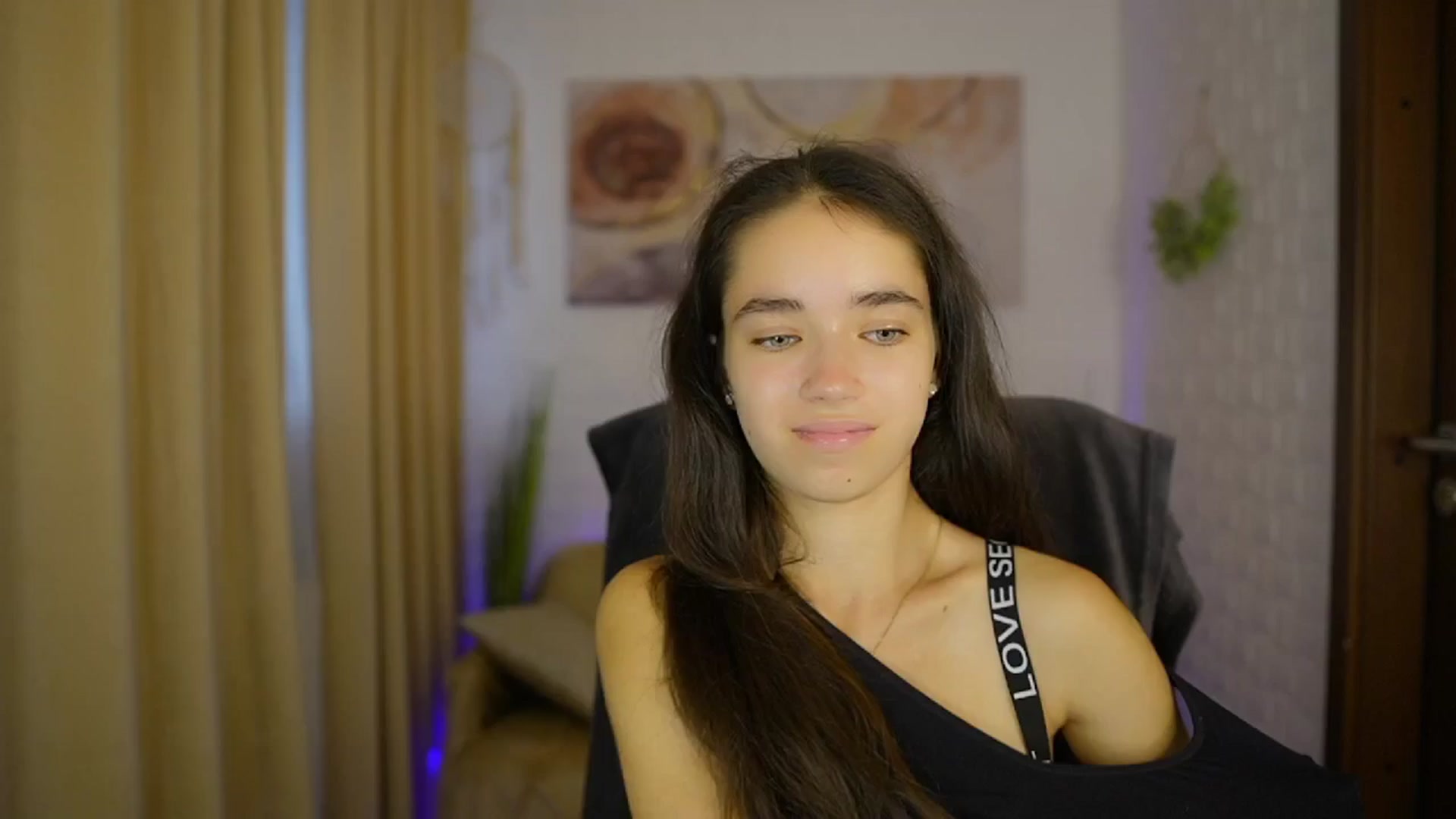 Gallery image thumbnail from Gia_Paige18's myfreecams stream on, 08/17/2024, 09:57 image 10 of 20