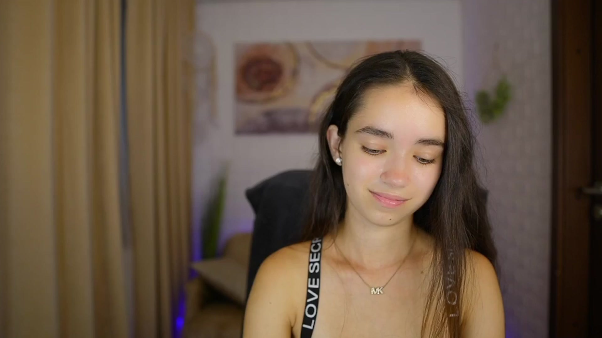 Gallery image thumbnail from Gia_Paige18's myfreecams stream on, 08/17/2024, 11:23 image 17 of 20