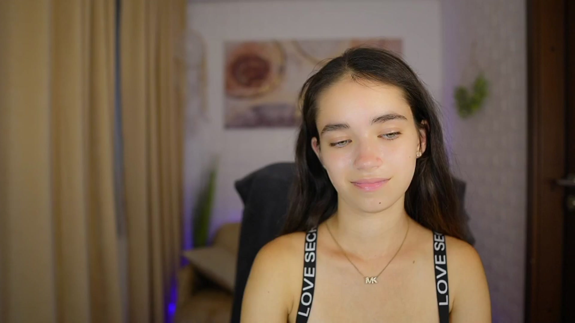 Gallery image thumbnail from Gia_Paige18's myfreecams stream on, 08/17/2024, 11:23 image 19 of 20