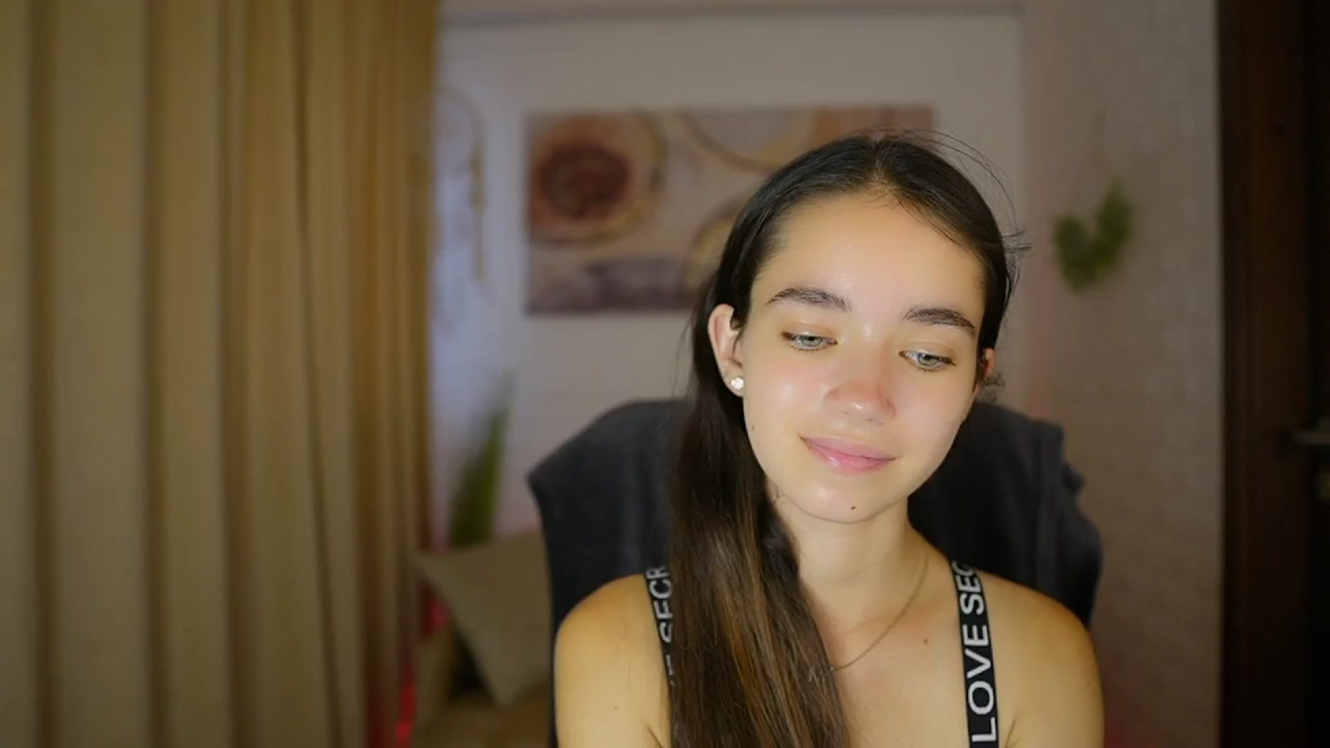 Gallery image thumbnail from Gia_Paige18's myfreecams stream on, 08/18/2024, 15:27 image 7 of 20
