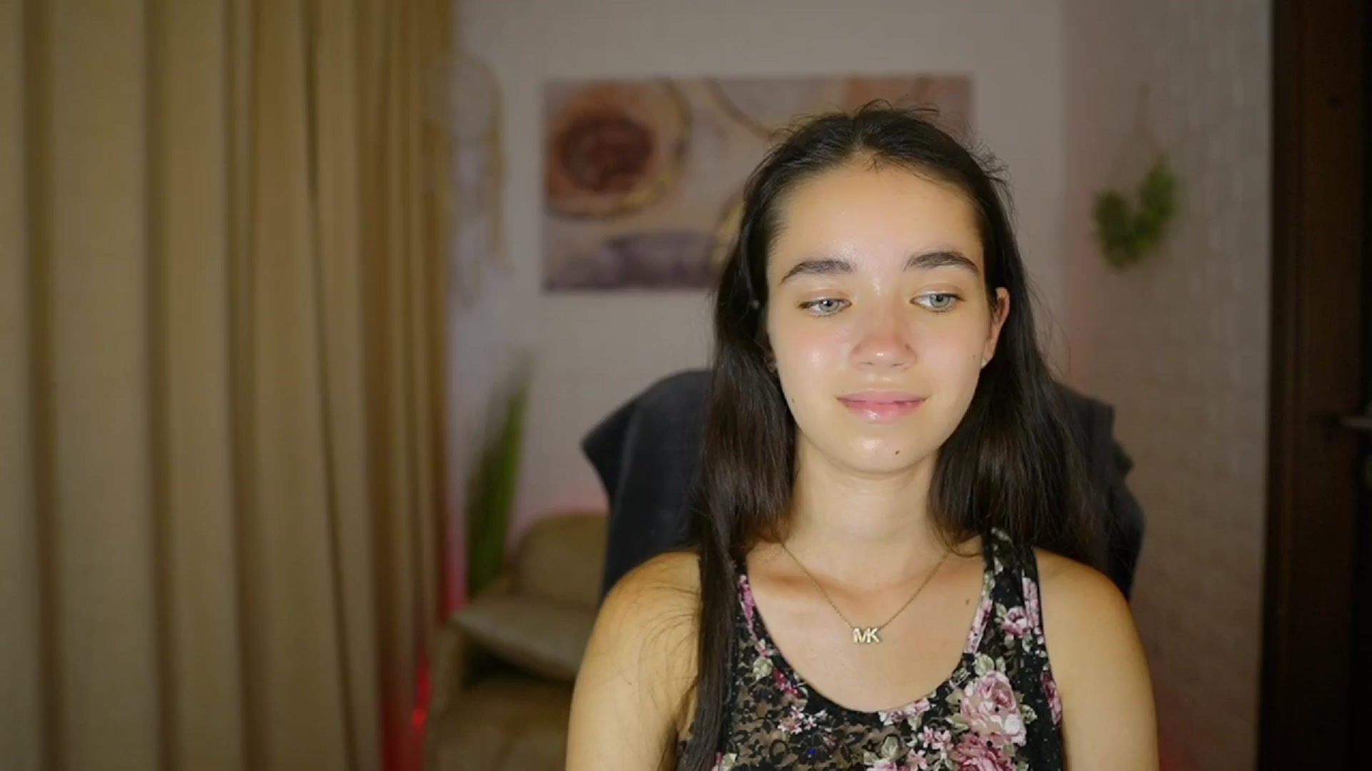 Gallery image thumbnail from Gia_Paige18's myfreecams stream on, 08/18/2024, 17:43 image 9 of 20