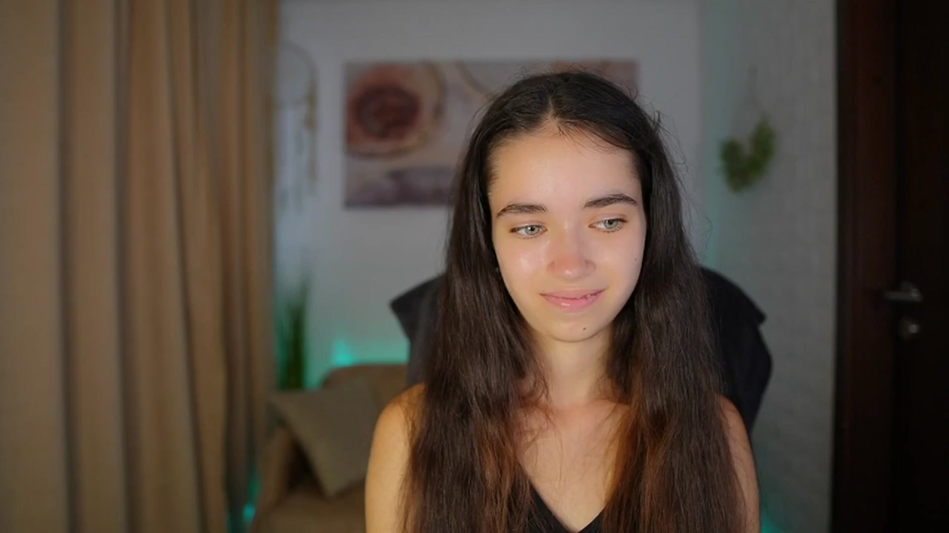 Gallery image thumbnail from Gia_Paige18's myfreecams stream on, 08/26/2024, 10:01 image 10 of 20