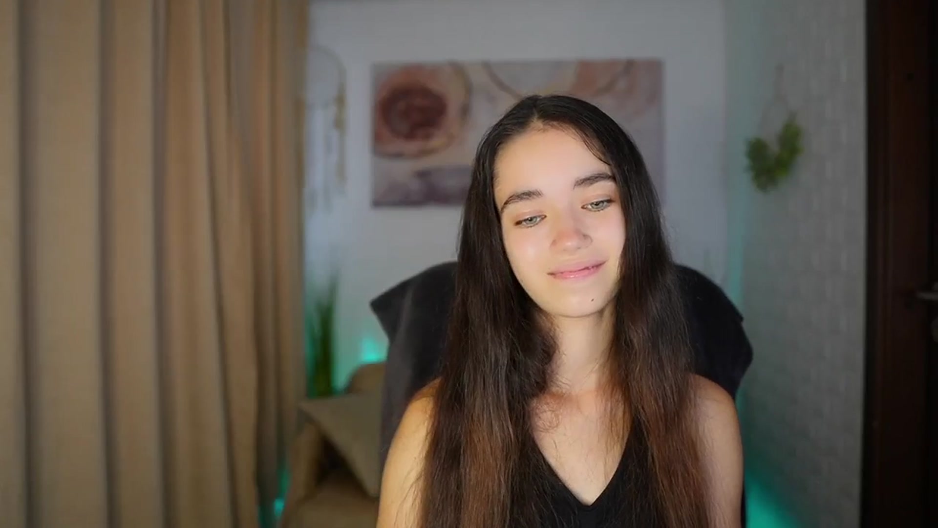Gallery image thumbnail from Gia_Paige18's myfreecams stream on, 08/26/2024, 11:17 image 9 of 20