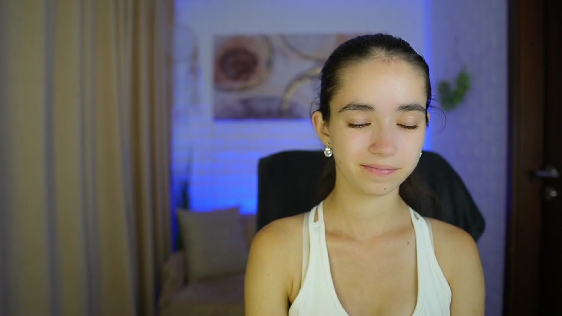 Gallery image thumbnail from Gia_Paige18's myfreecams stream on, 08/28/2024, 13:03 image 4 of 20