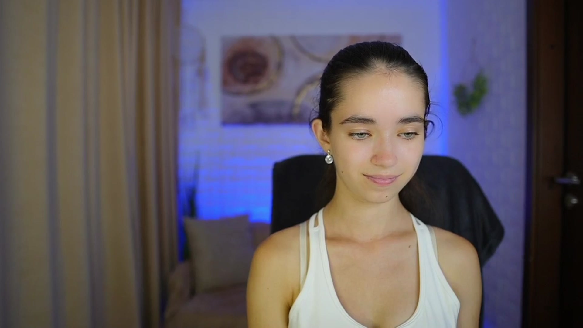 Gallery image thumbnail from Gia_Paige18's myfreecams stream on, 08/28/2024, 13:03 image 11 of 20