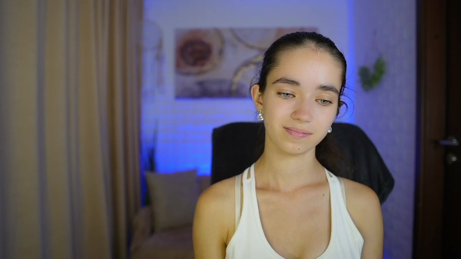 Gallery image thumbnail from Gia_Paige18's myfreecams stream on, 08/28/2024, 13:03 image 12 of 20