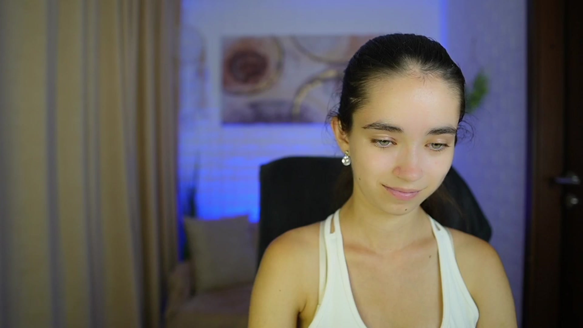 Gallery image thumbnail from Gia_Paige18's myfreecams stream on, 08/28/2024, 13:03 image 2 of 20